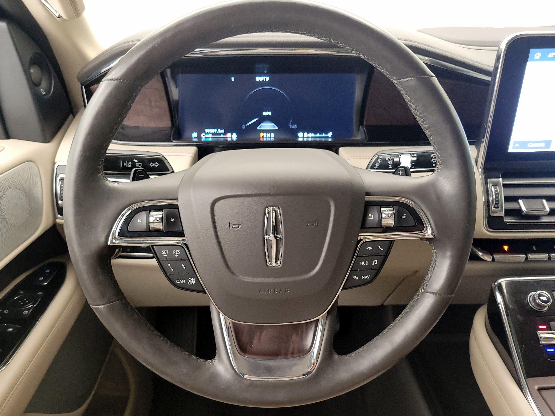 Thumbnail: 2020 Lincoln Navigator - 10