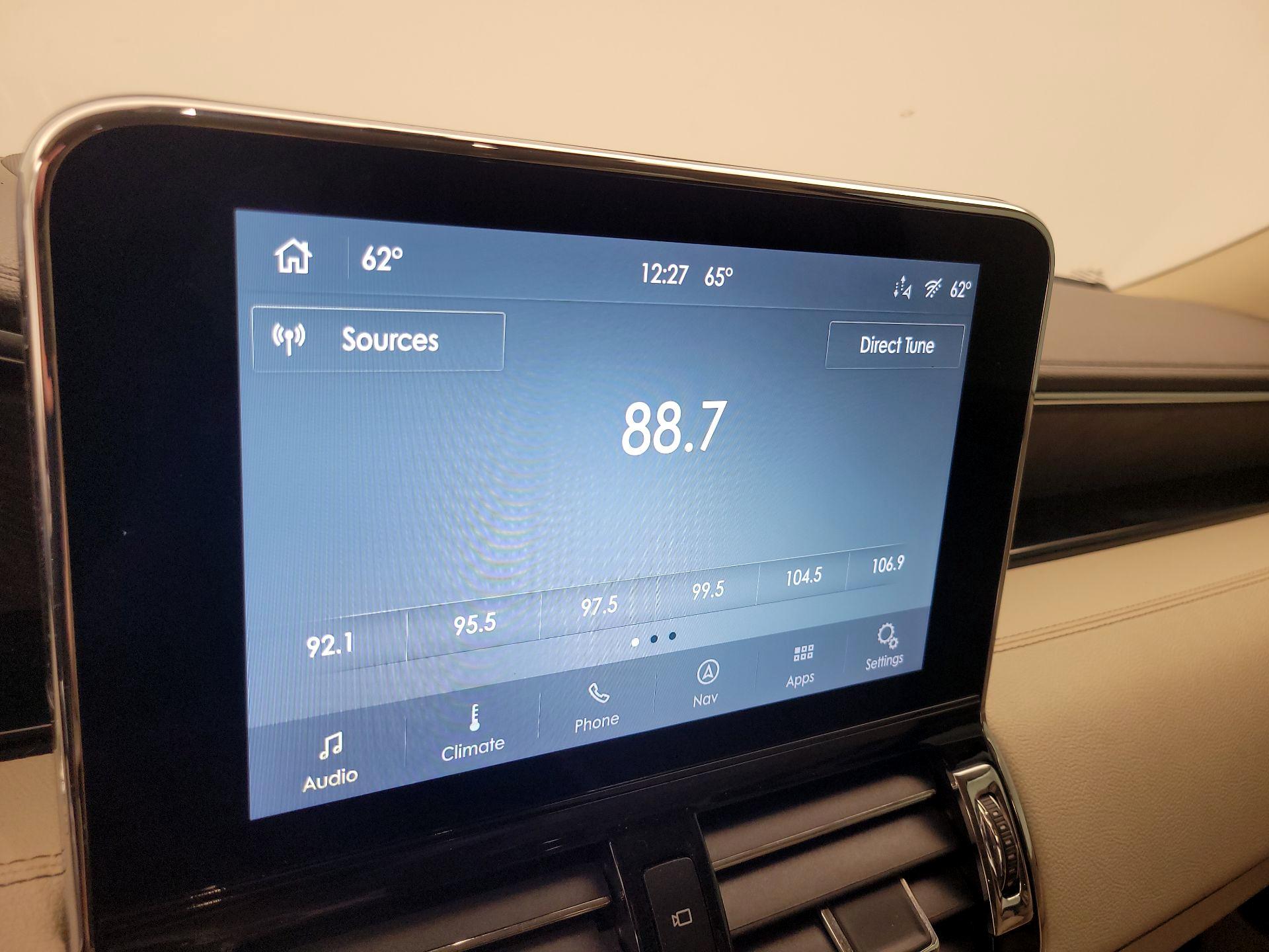 Thumbnail: 2020 Lincoln Navigator - 16