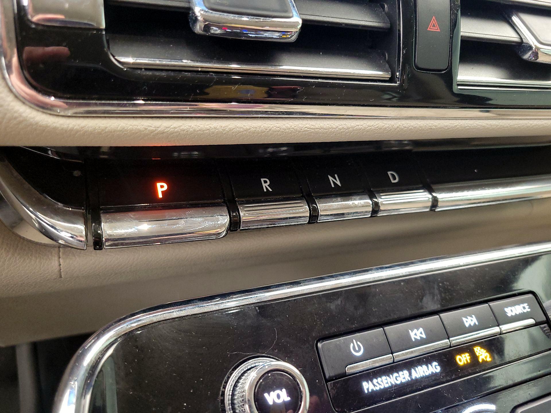 Thumbnail: 2020 Lincoln Navigator - 18