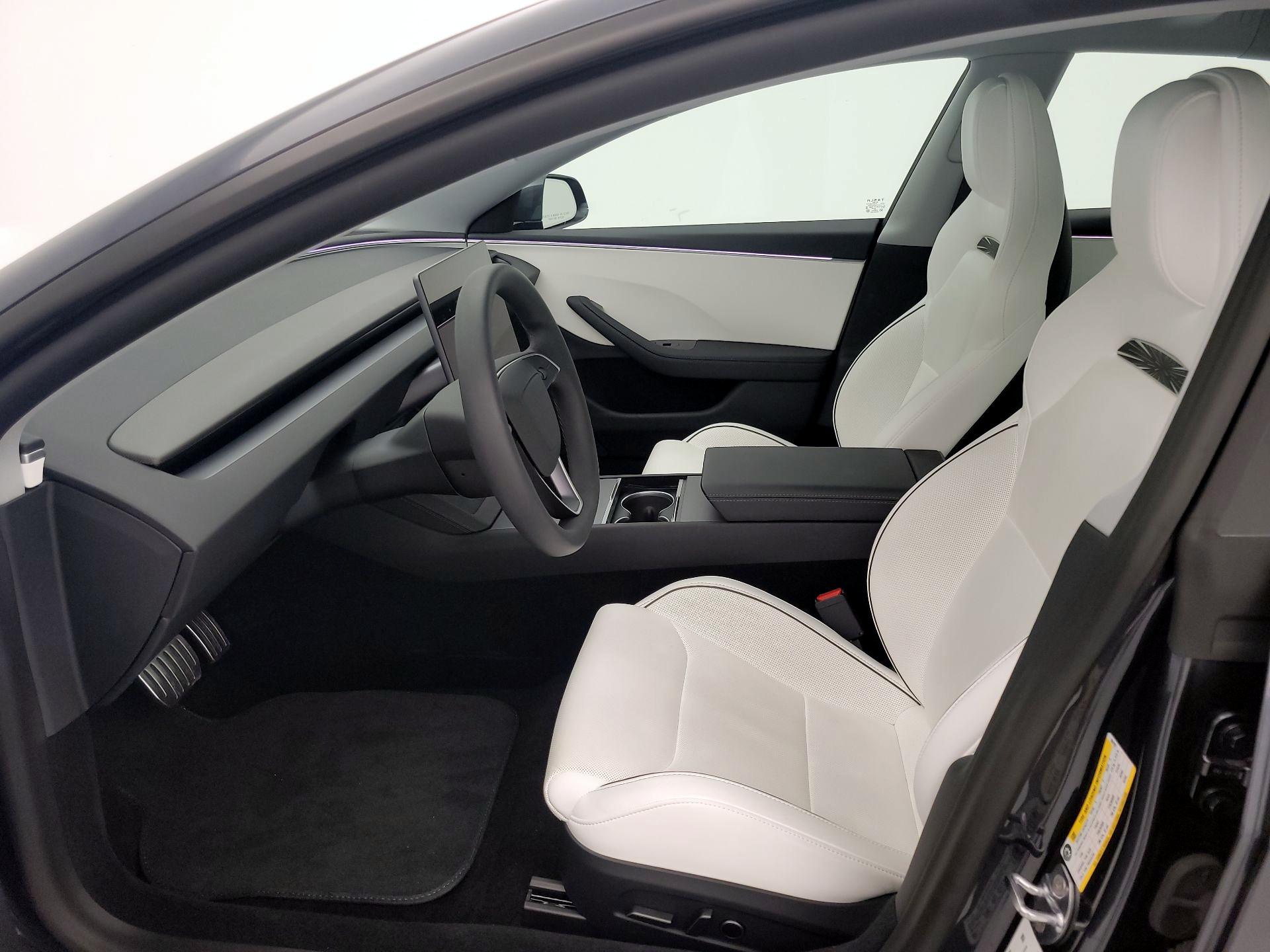 Thumbnail: 2025 Tesla Model 3 - 11