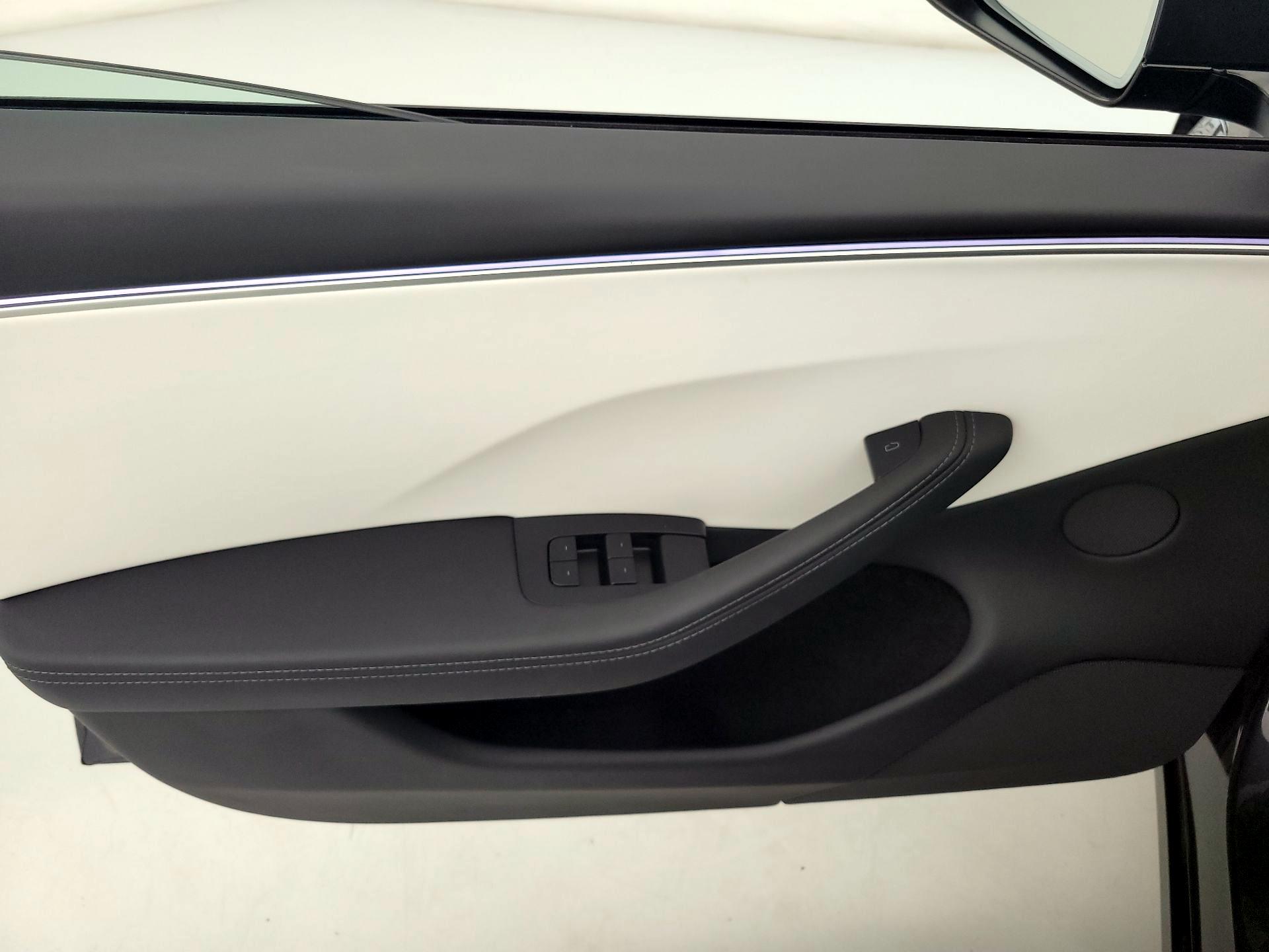 Thumbnail: 2025 Tesla Model 3 - 12