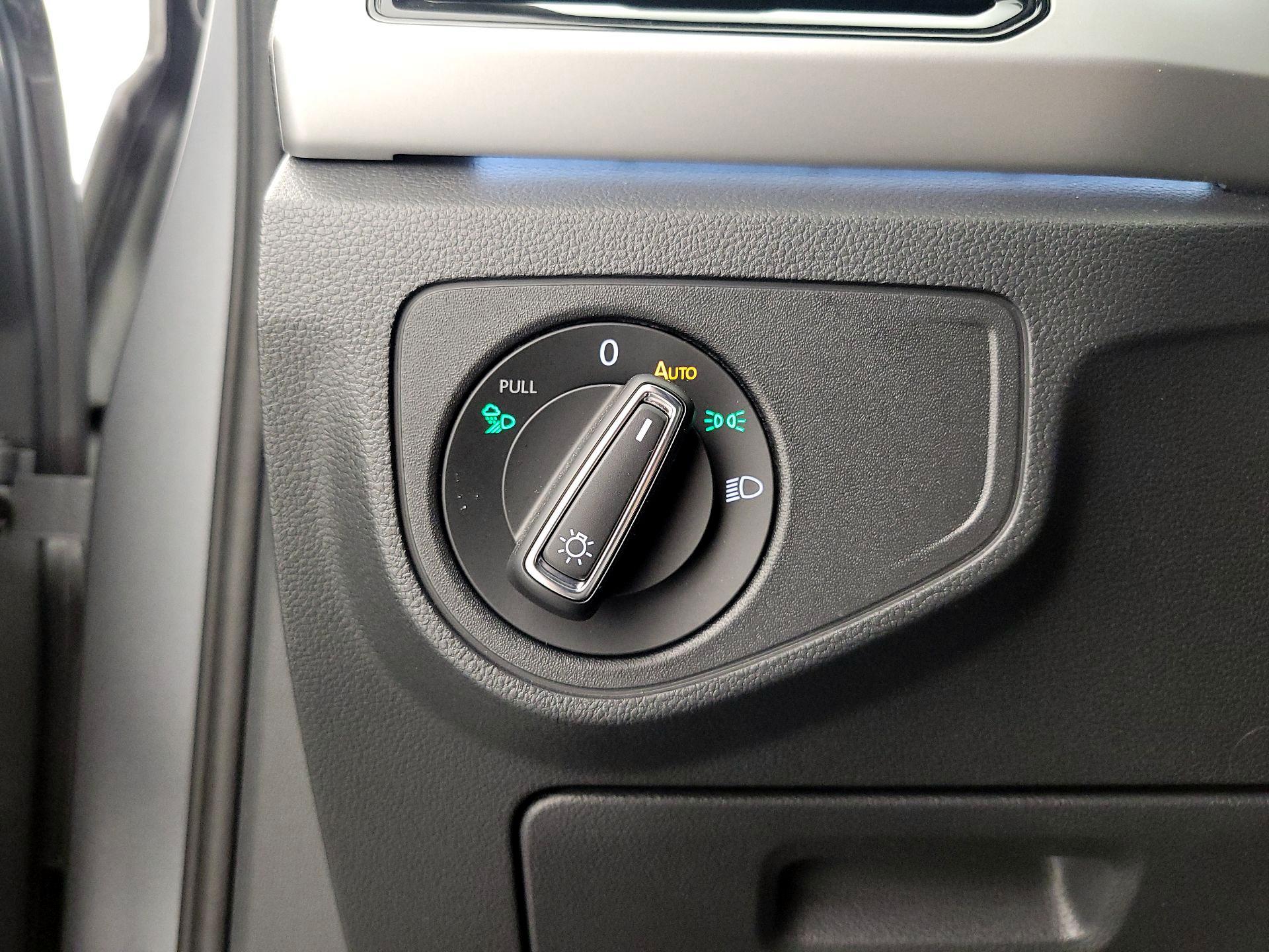 Thumbnail: 2023 Volkswagen Atlas - 13