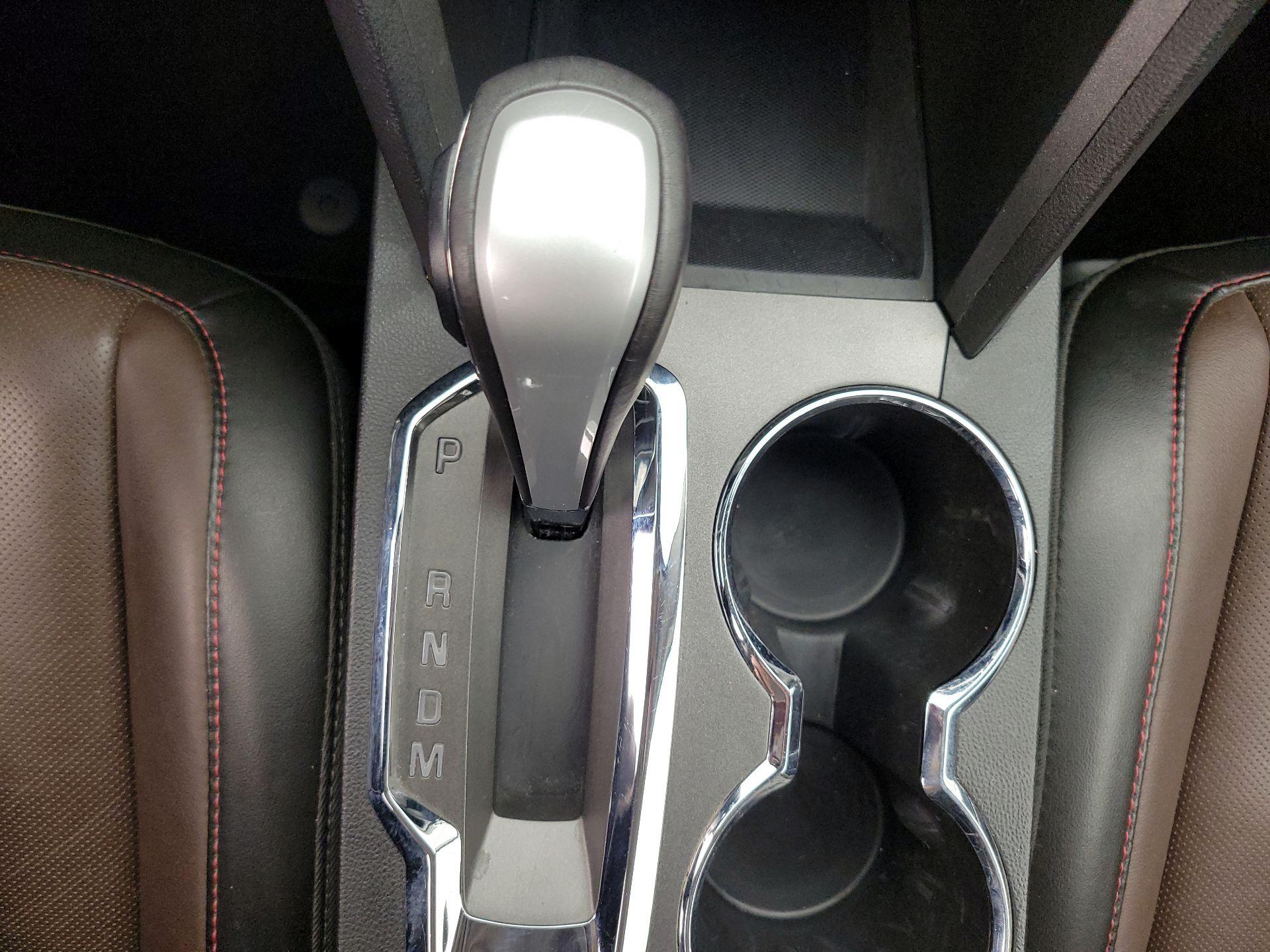 Thumbnail: 2015 GMC Terrain - 17