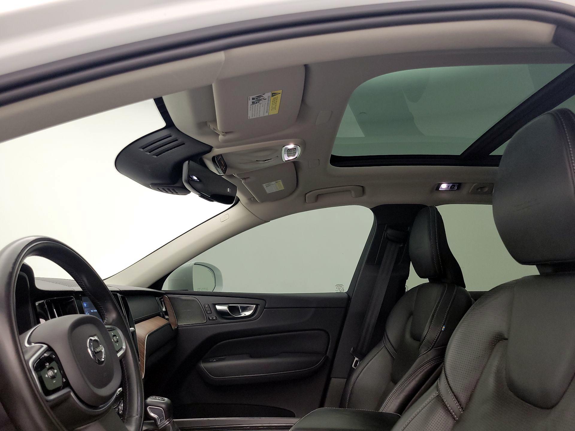 Thumbnail: 2020 Volvo XC60 - 20