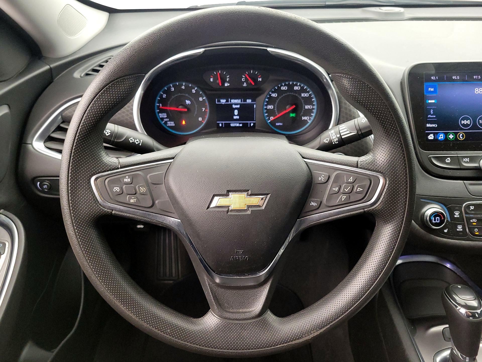 Thumbnail: 2019 Chevrolet Malibu - 10