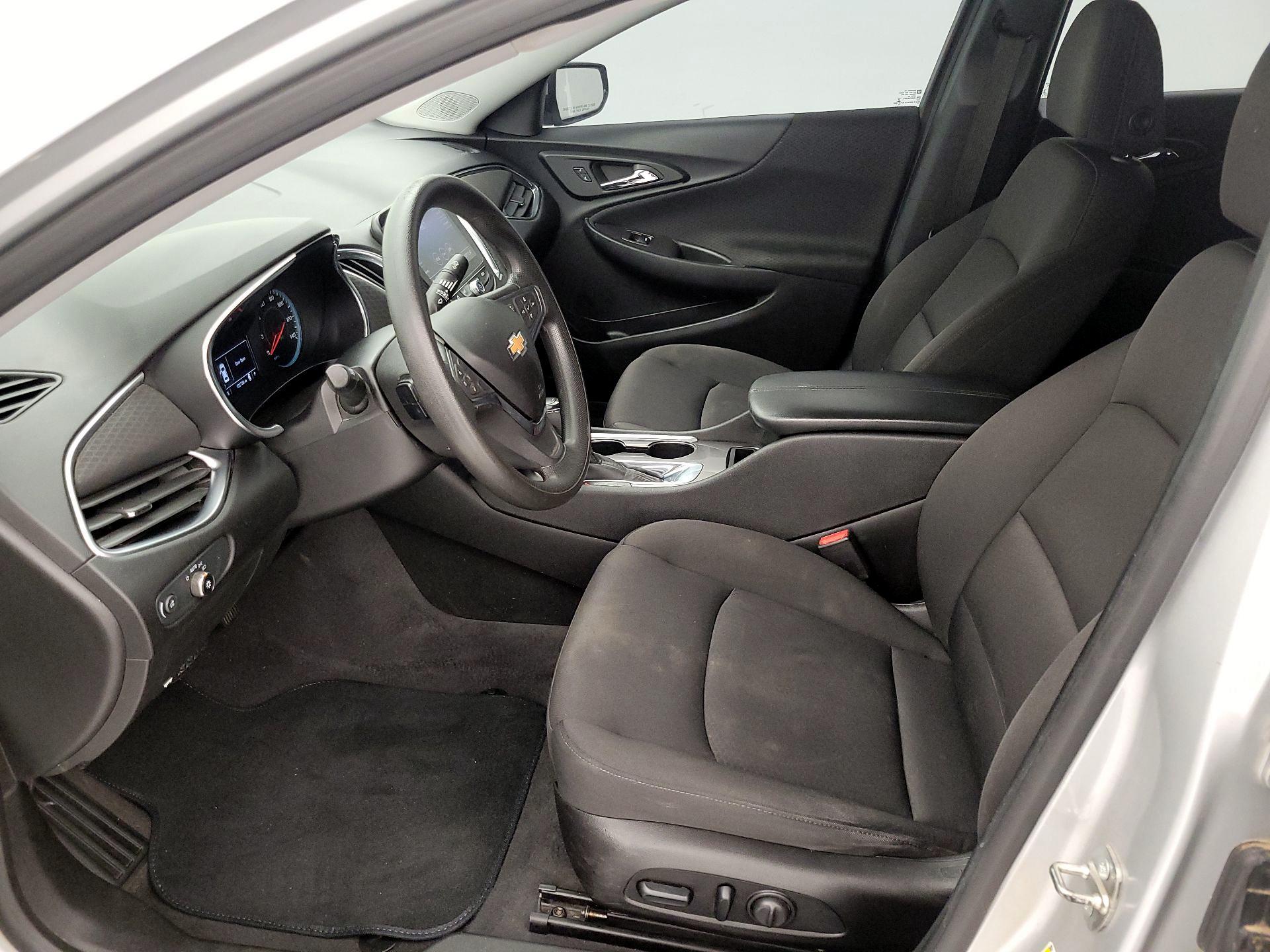 Thumbnail: 2019 Chevrolet Malibu - 11