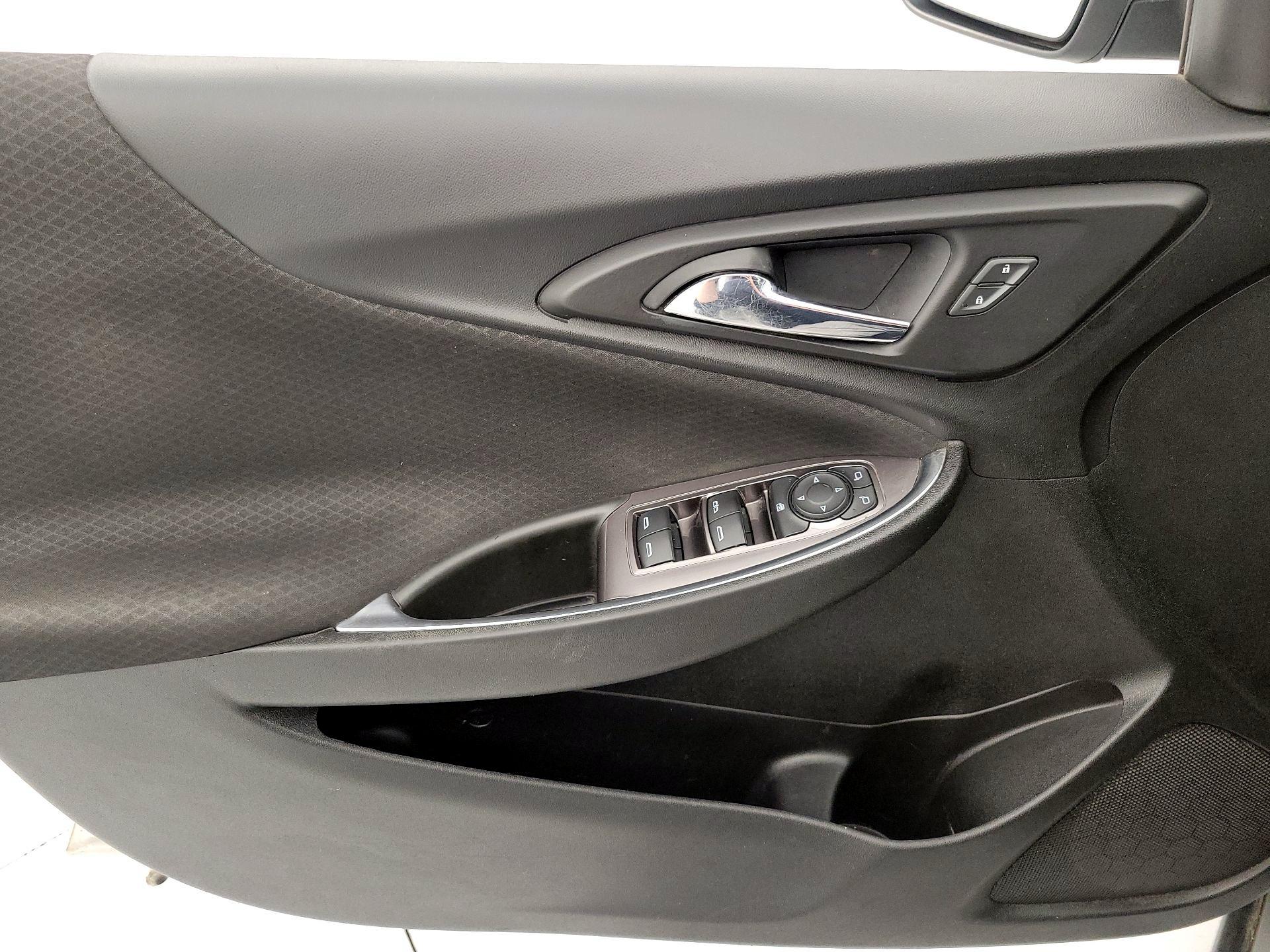 Thumbnail: 2019 Chevrolet Malibu - 12