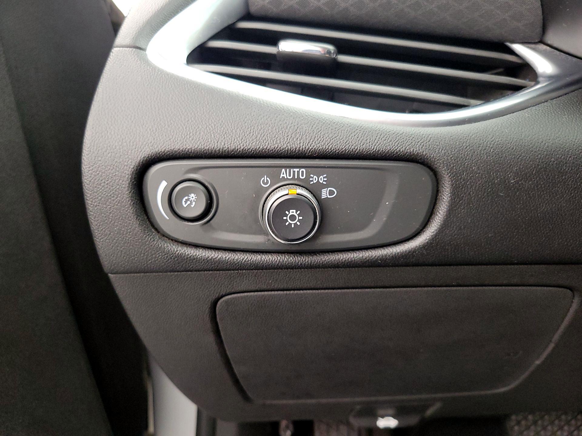 Thumbnail: 2019 Chevrolet Malibu - 13