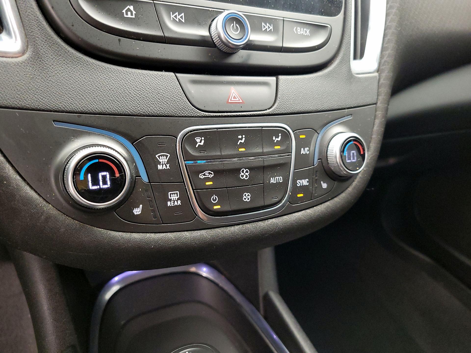 Thumbnail: 2019 Chevrolet Malibu - 16