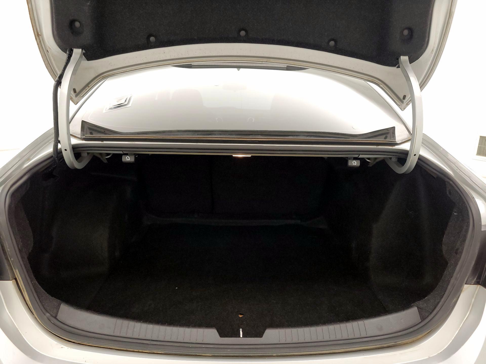 Thumbnail: 2019 Chevrolet Malibu - 20