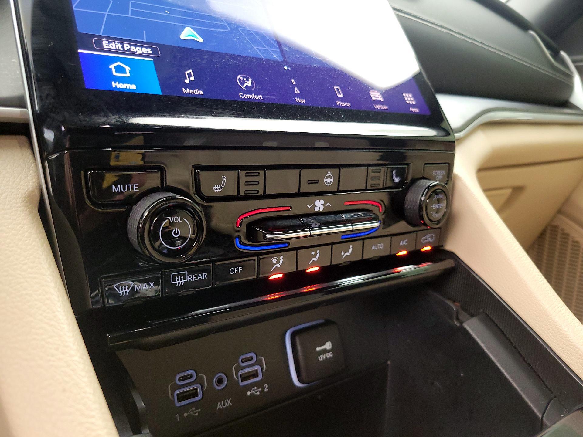 Thumbnail: 2024 Jeep Grand Cherokee - 17