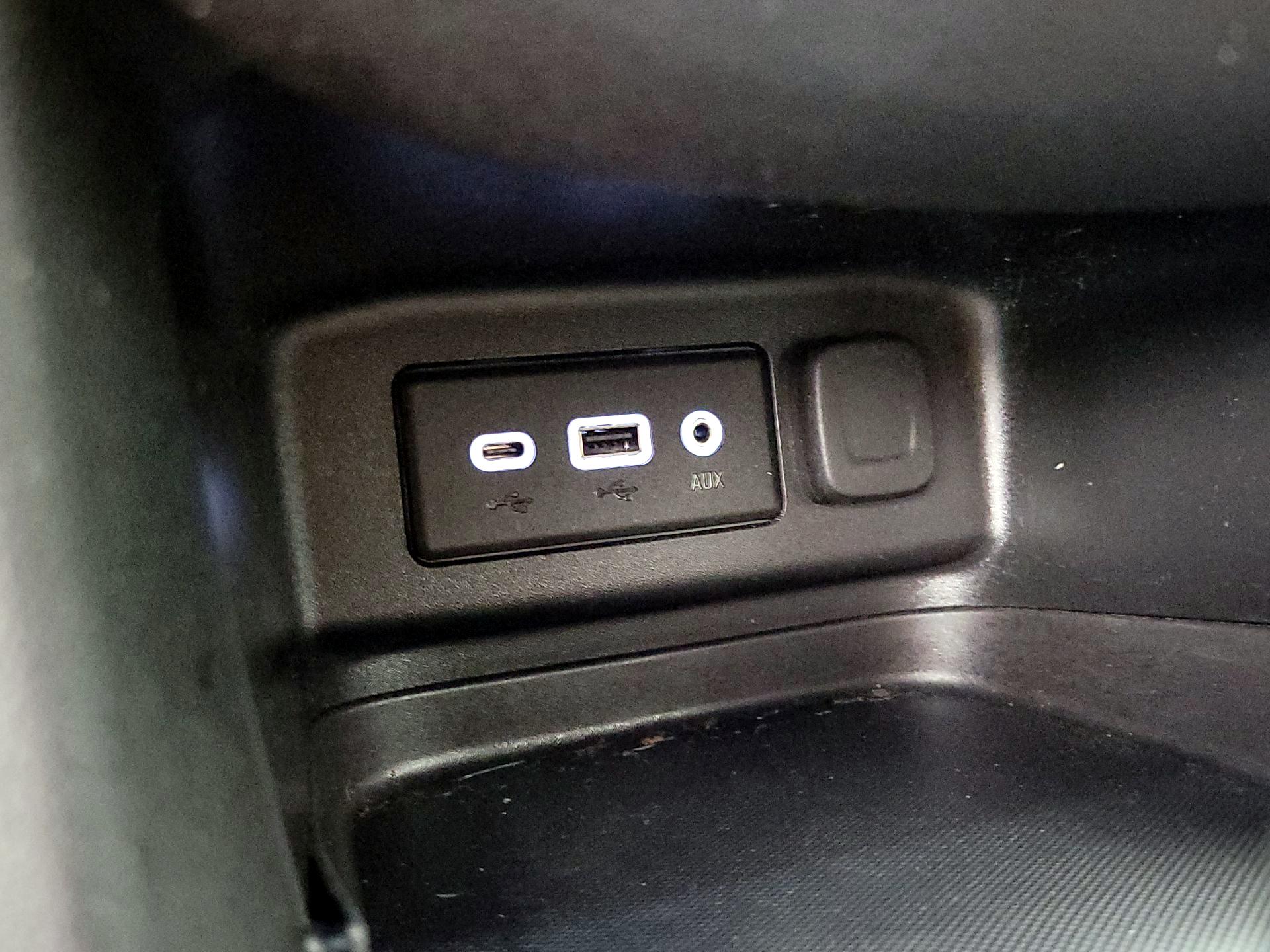 Thumbnail: 2022 Chevrolet Equinox - 18