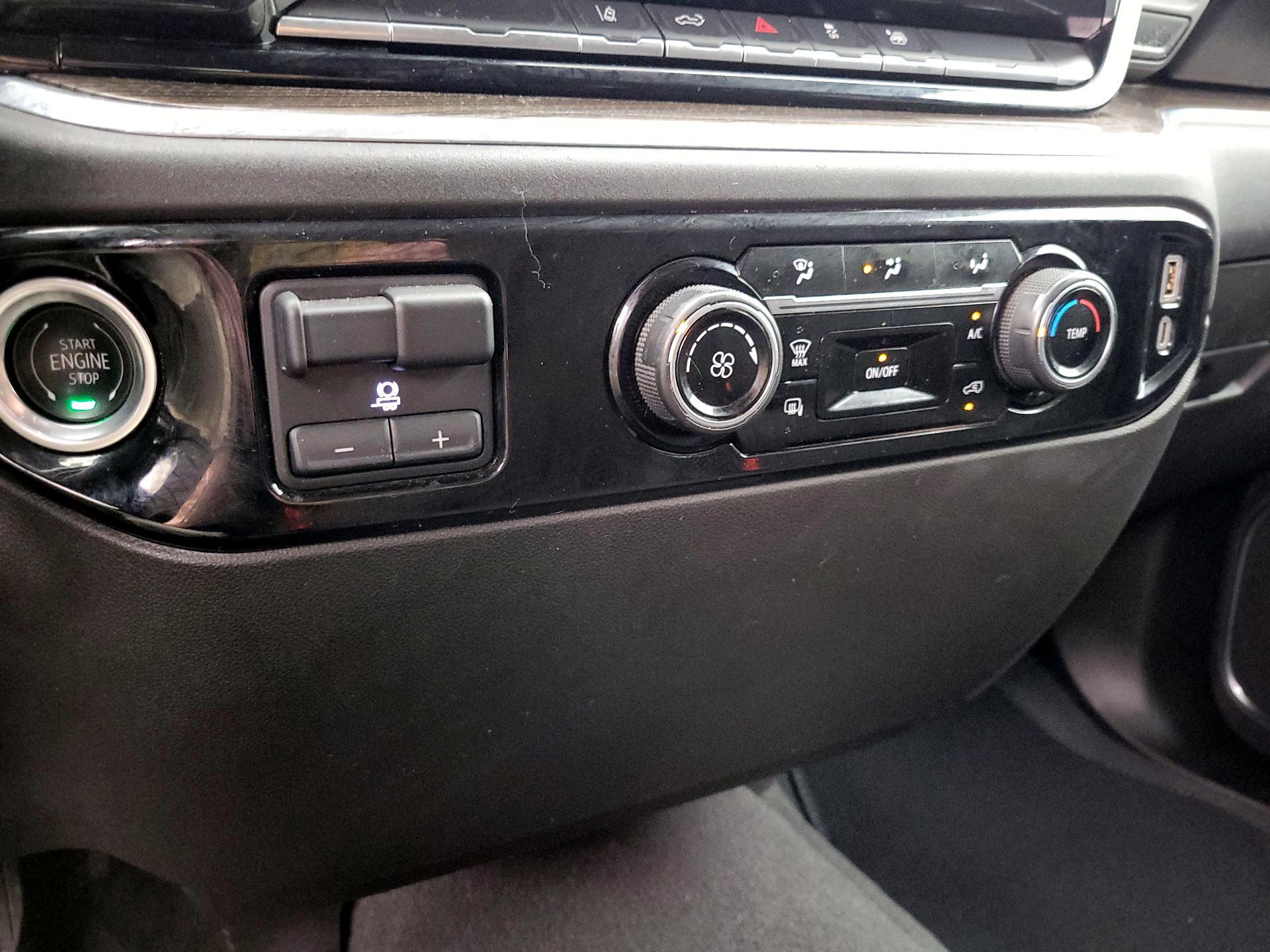 Thumbnail: 2024 Chevrolet Silverado 2500 - 16