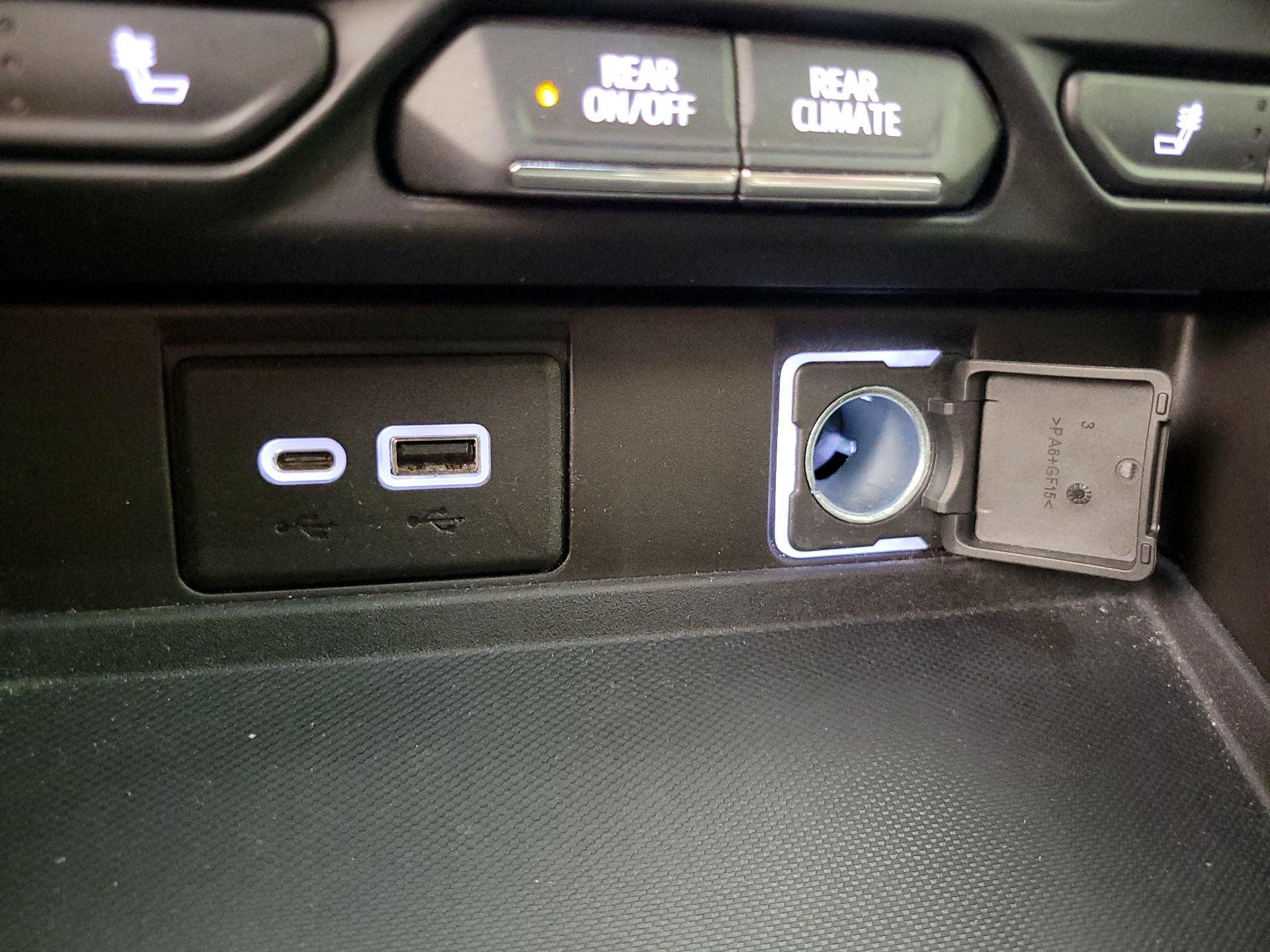 Thumbnail: 2021 Chevrolet Suburban - 18