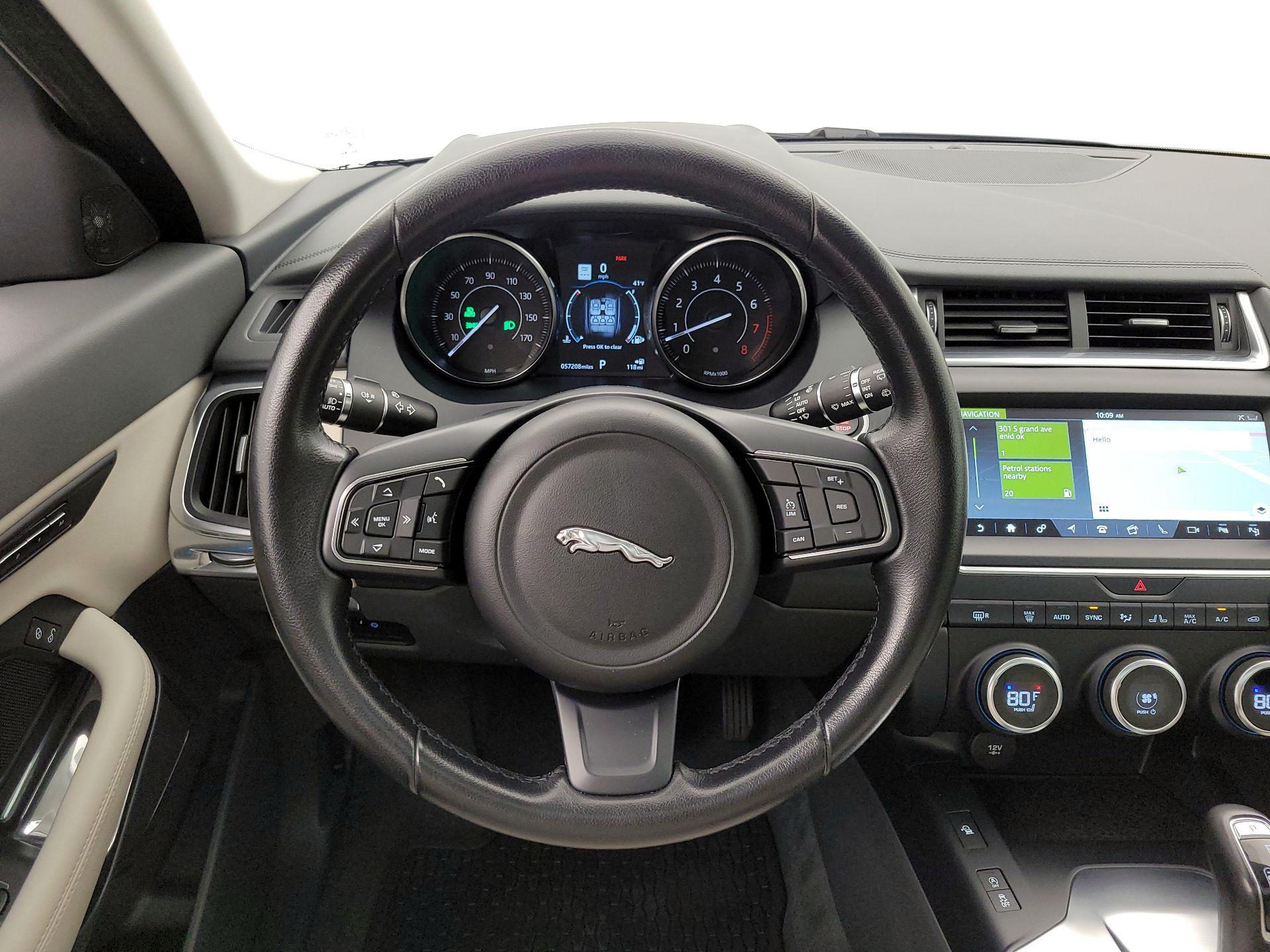 Thumbnail: 2019 Jaguar E-Pace - 10