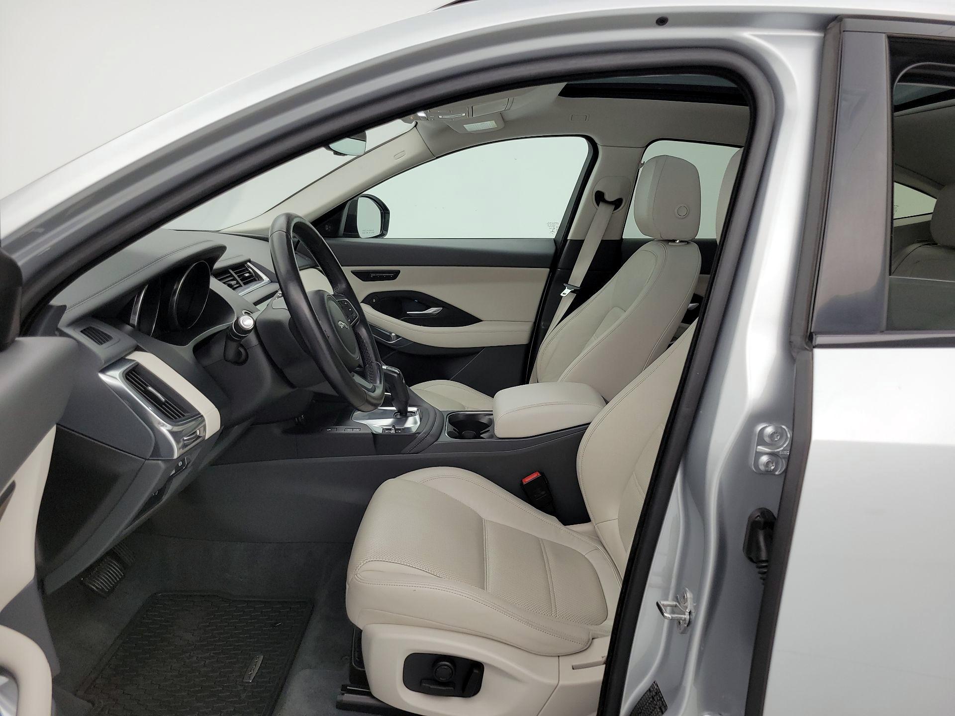 Thumbnail: 2019 Jaguar E-Pace - 11