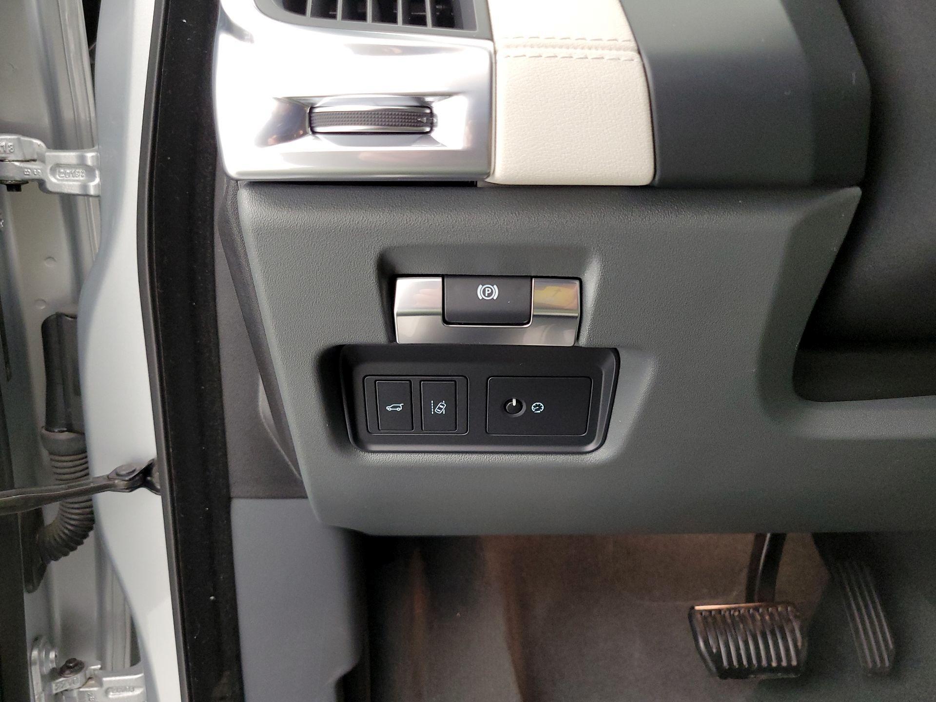 Thumbnail: 2019 Jaguar E-Pace - 13