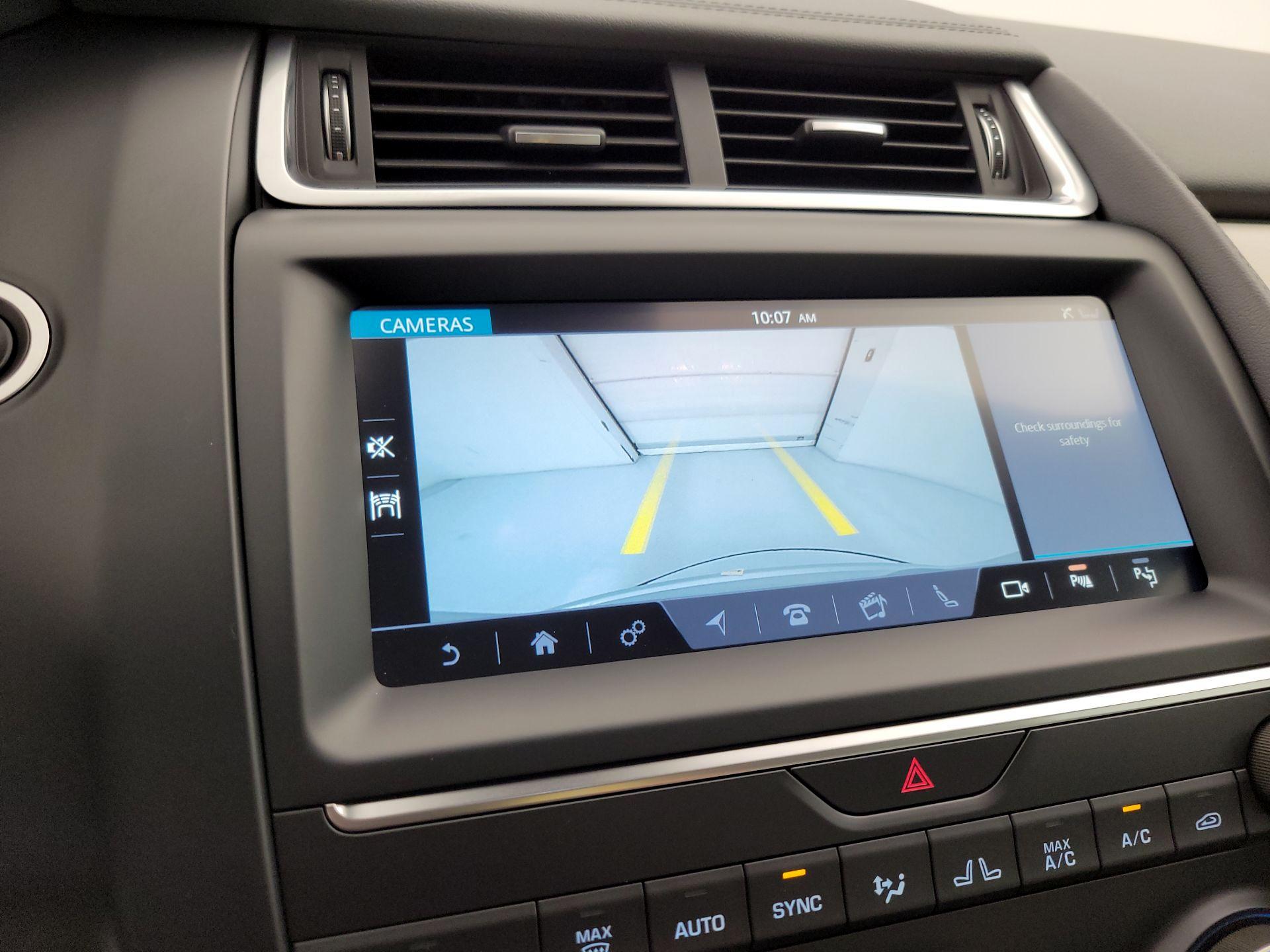 Thumbnail: 2019 Jaguar E-Pace - 15