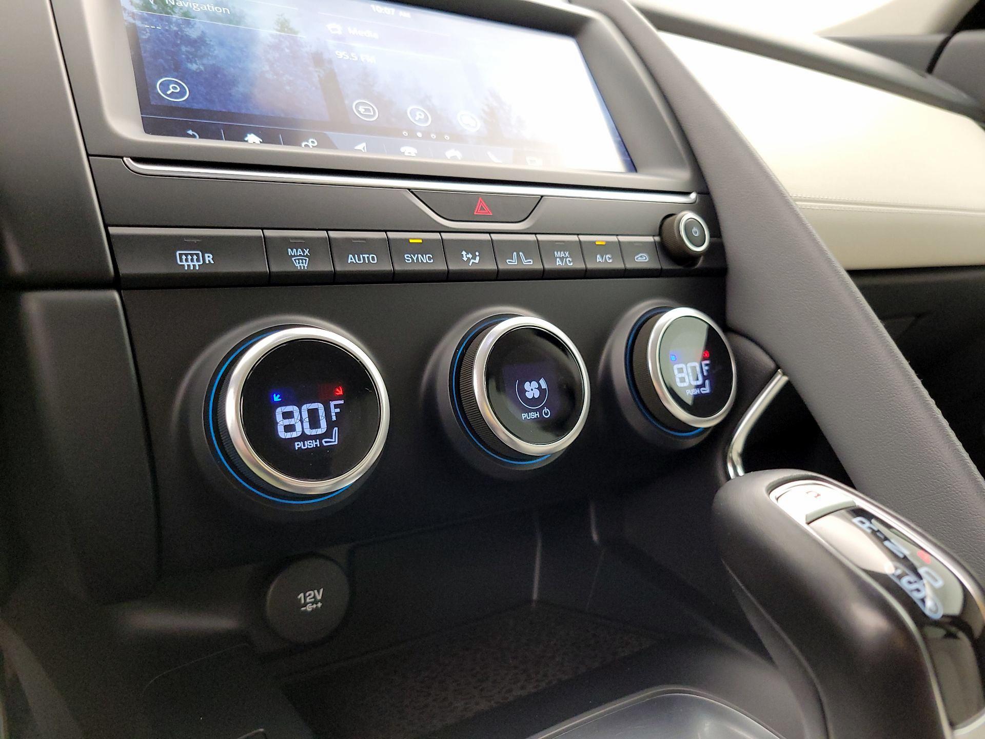 Thumbnail: 2019 Jaguar E-Pace - 17