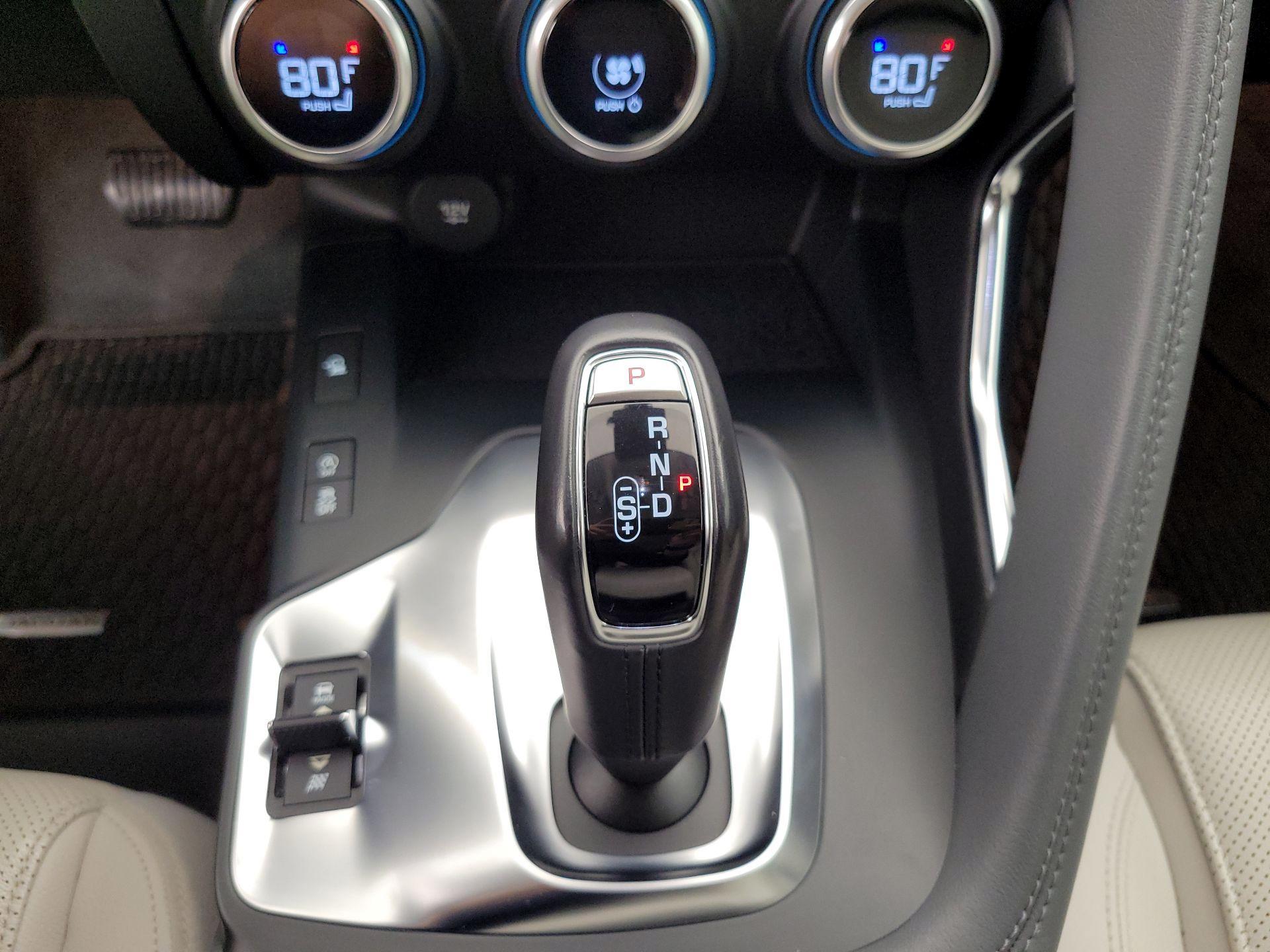 Thumbnail: 2019 Jaguar E-Pace - 18