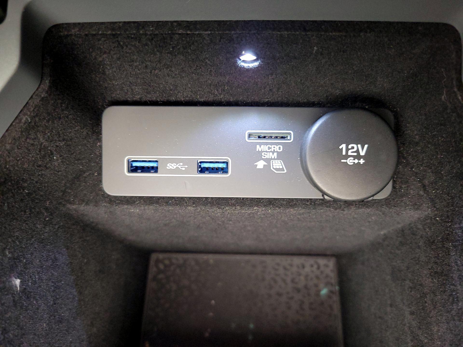 Thumbnail: 2019 Jaguar E-Pace - 19