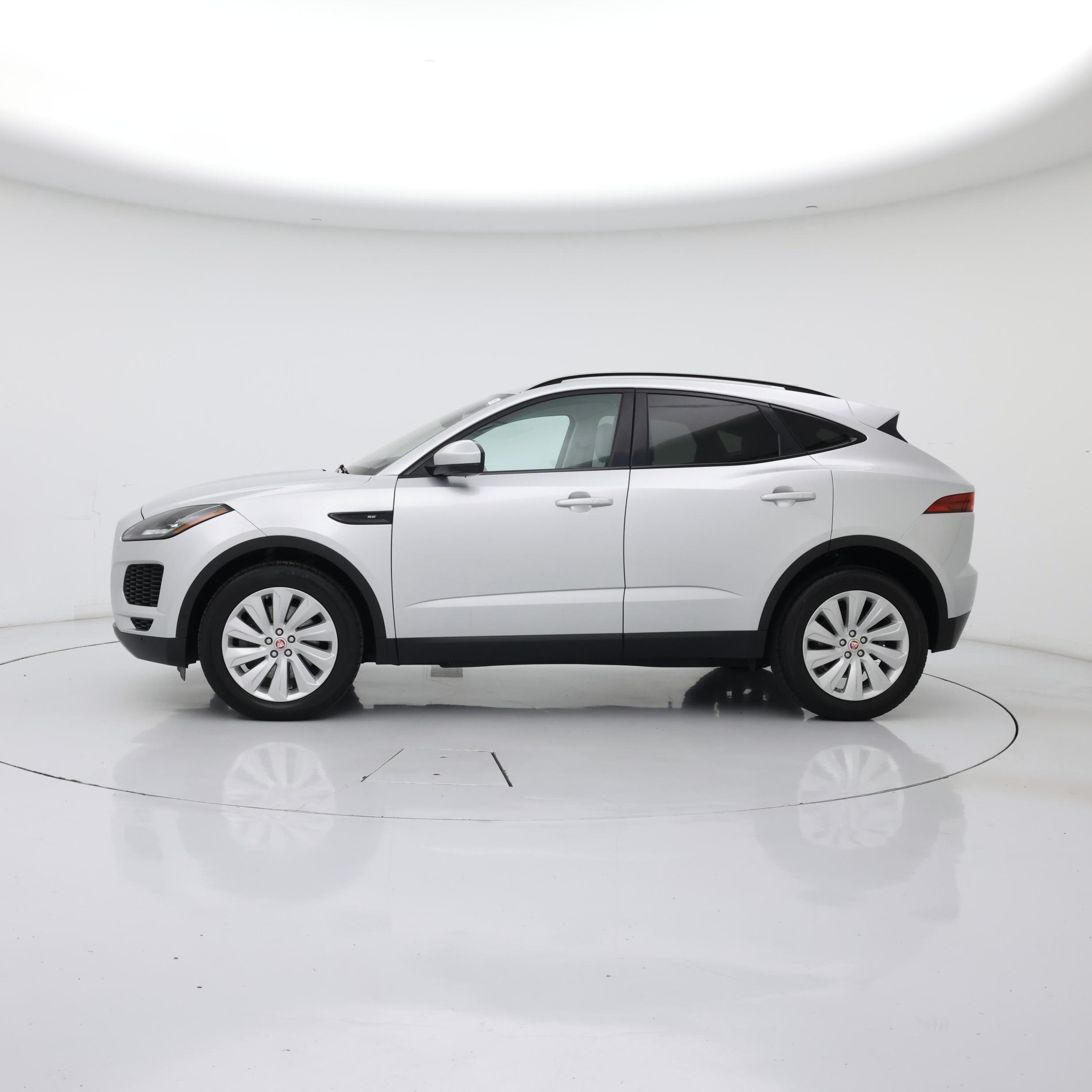 Thumbnail: 2019 Jaguar E-Pace - 3