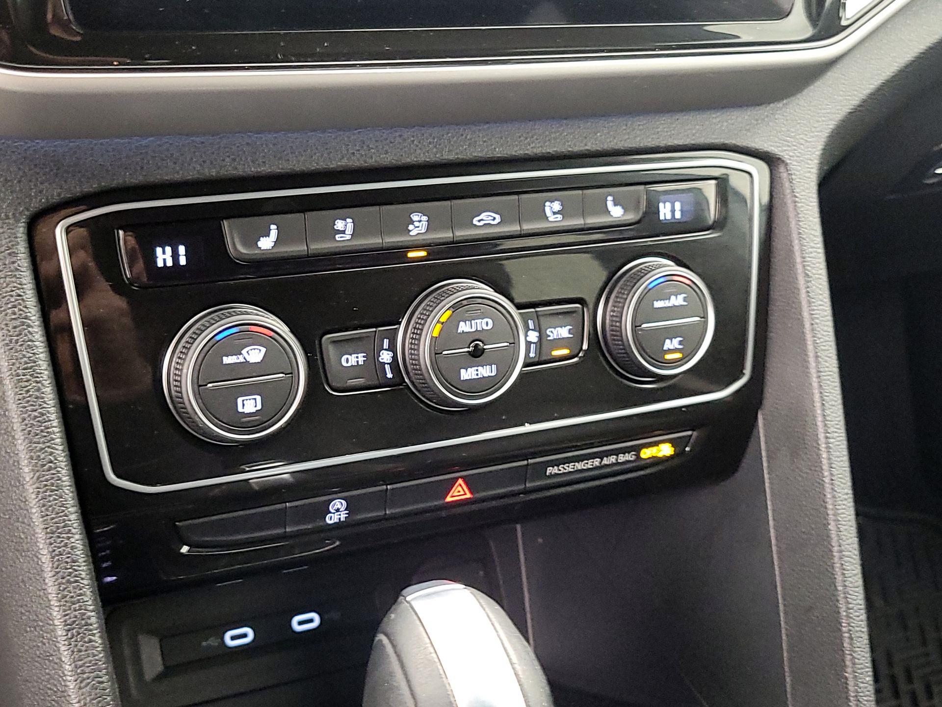 Thumbnail: 2023 Volkswagen Atlas - 17