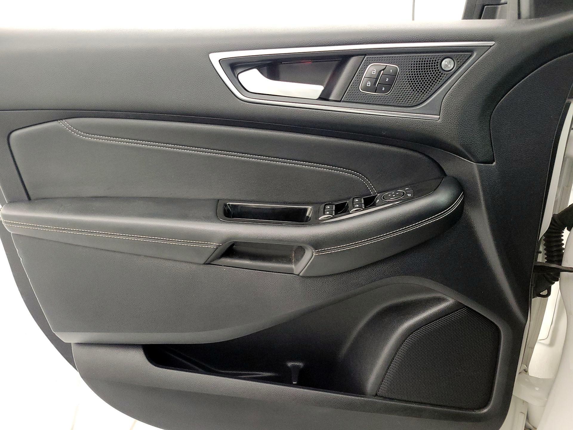 Thumbnail: 2020 Ford Edge - 12