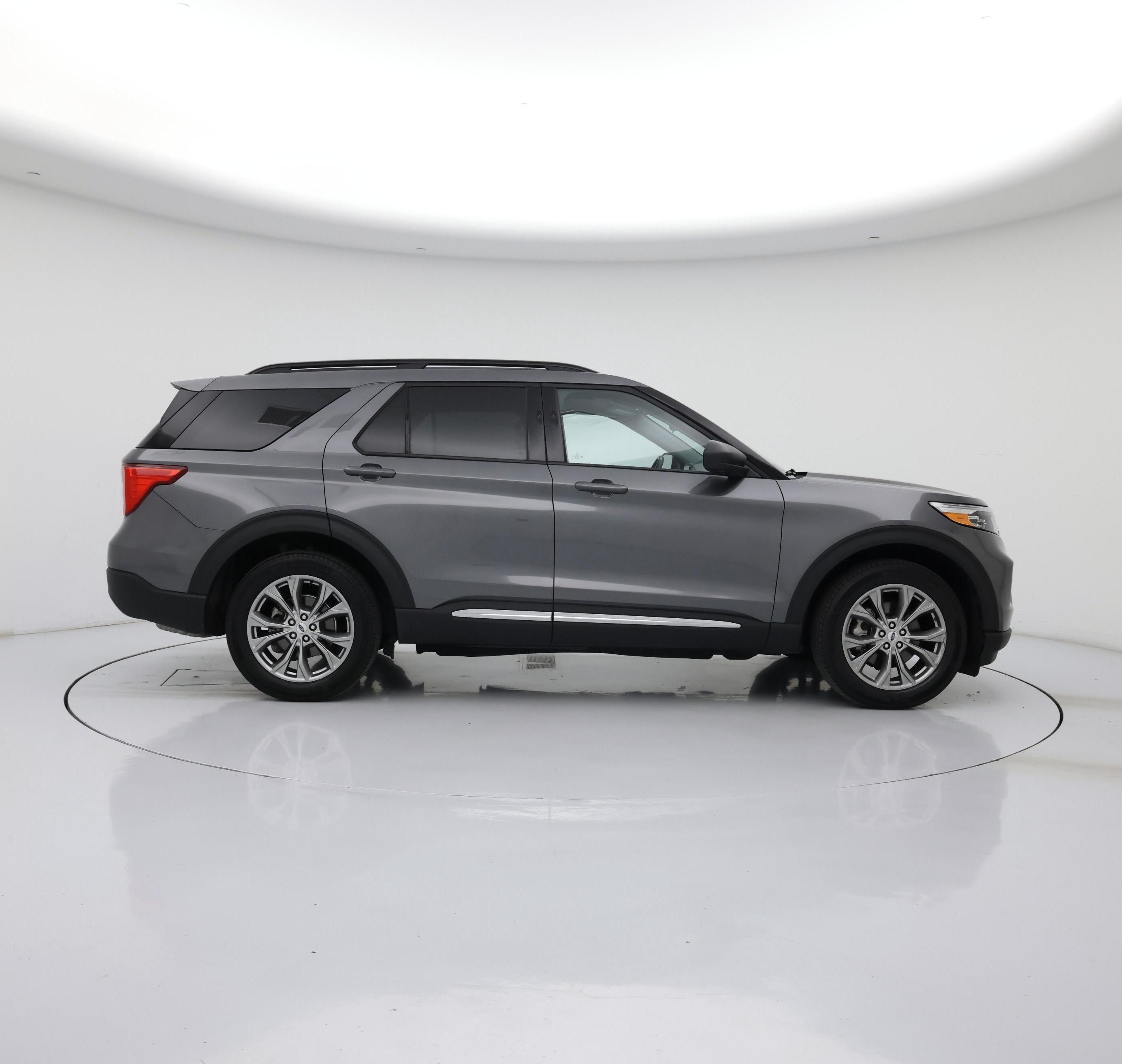 Thumbnail: 2022 Ford Explorer - 7