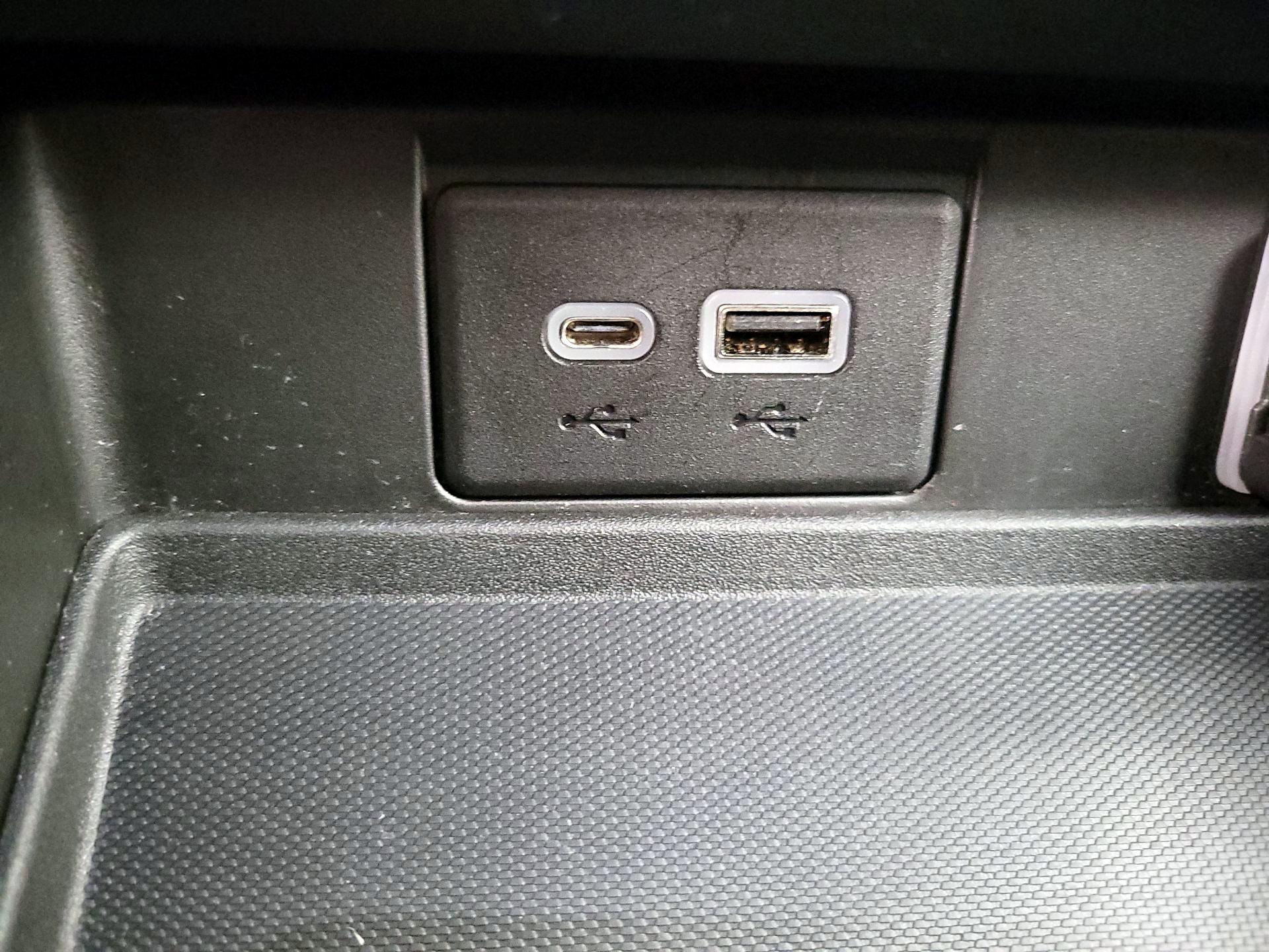 Thumbnail: 2021 Chevrolet Tahoe - 19