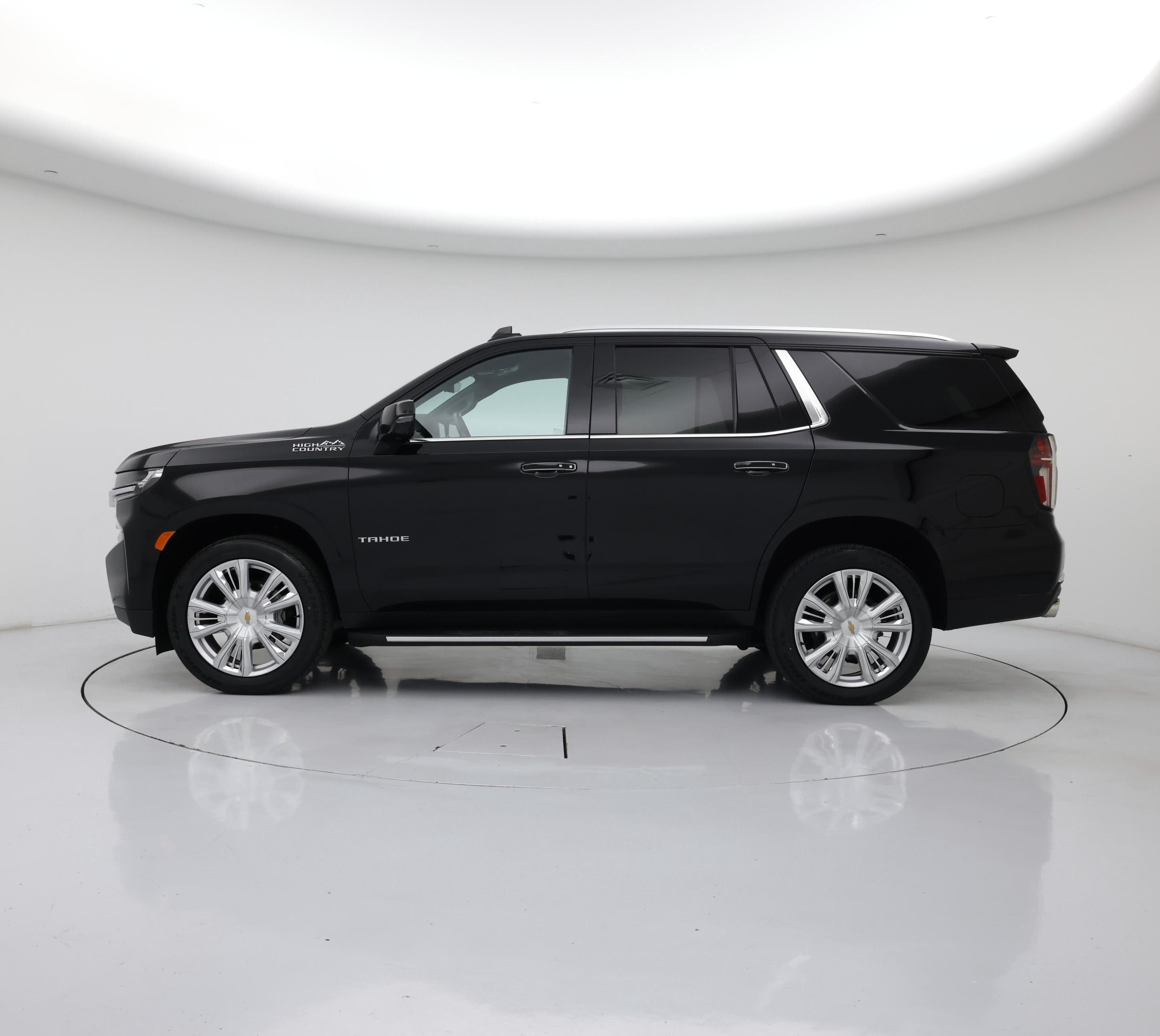 Thumbnail: 2021 Chevrolet Tahoe - 3