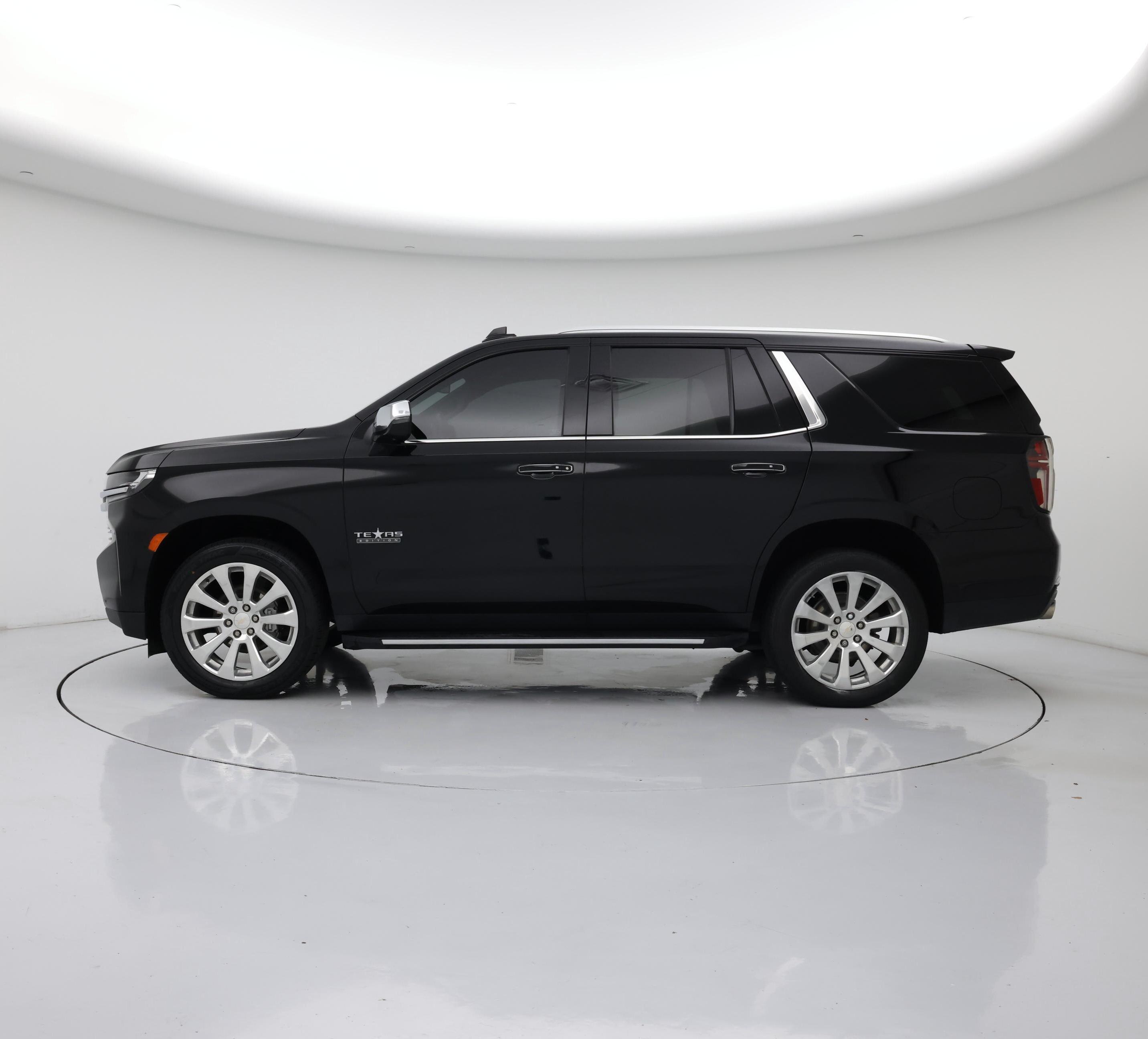 Thumbnail: 2023 Chevrolet Tahoe - 3