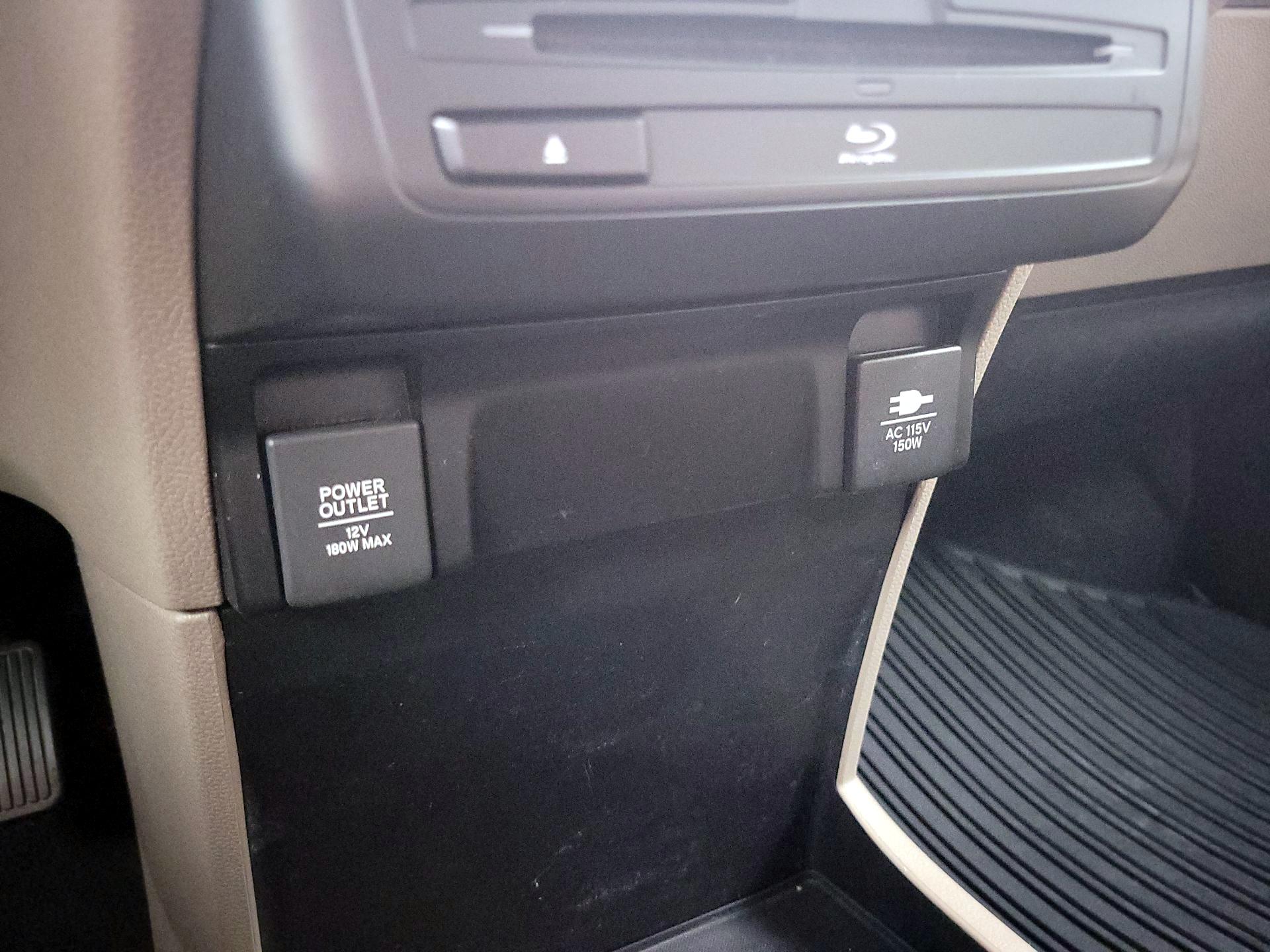 Thumbnail: 2018 Honda Odyssey - 19