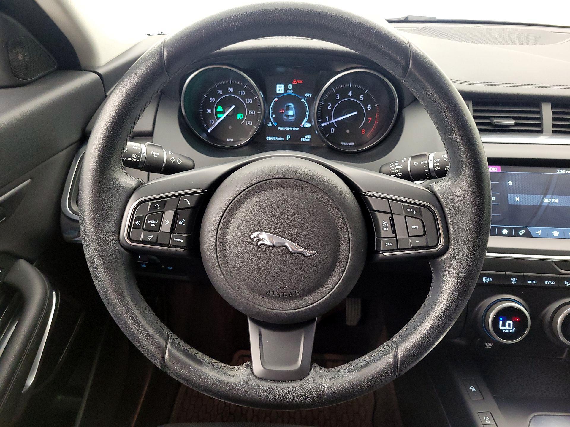 Thumbnail: 2019 Jaguar E-Pace - 10