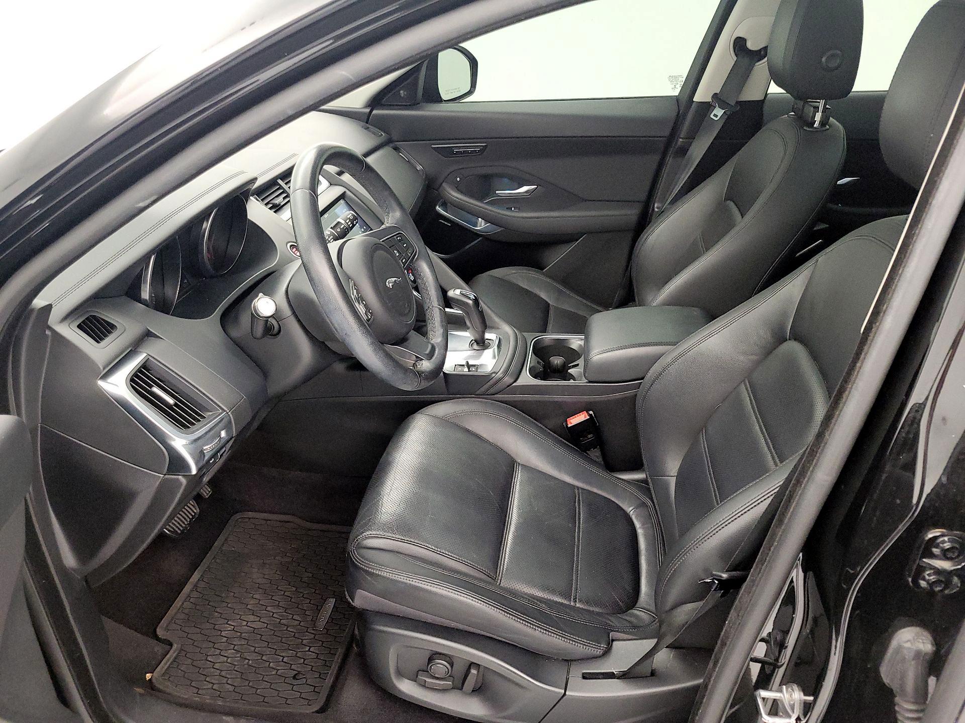 Thumbnail: 2019 Jaguar E-Pace - 11