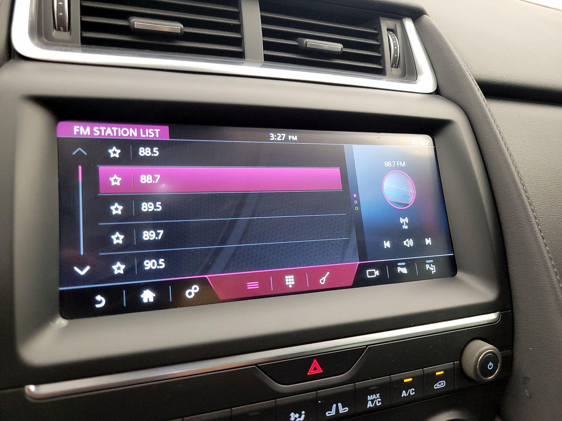 Thumbnail: 2019 Jaguar E-Pace - 16