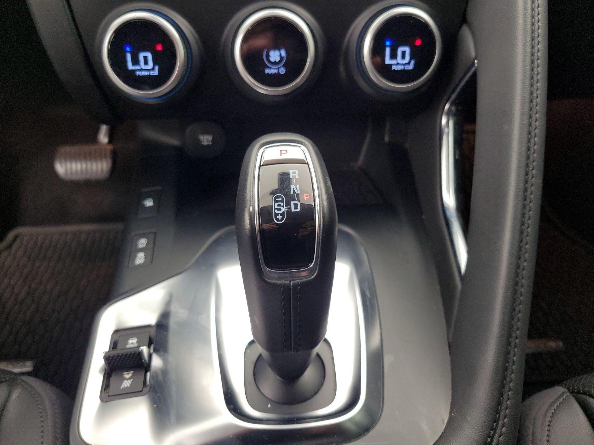 Thumbnail: 2019 Jaguar E-Pace - 18