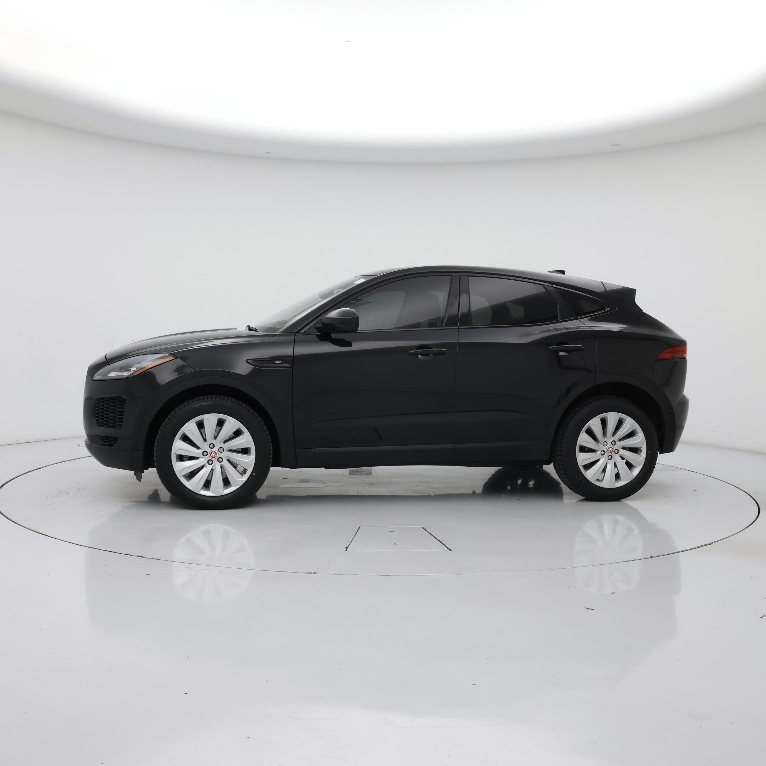 Thumbnail: 2019 Jaguar E-Pace - 3