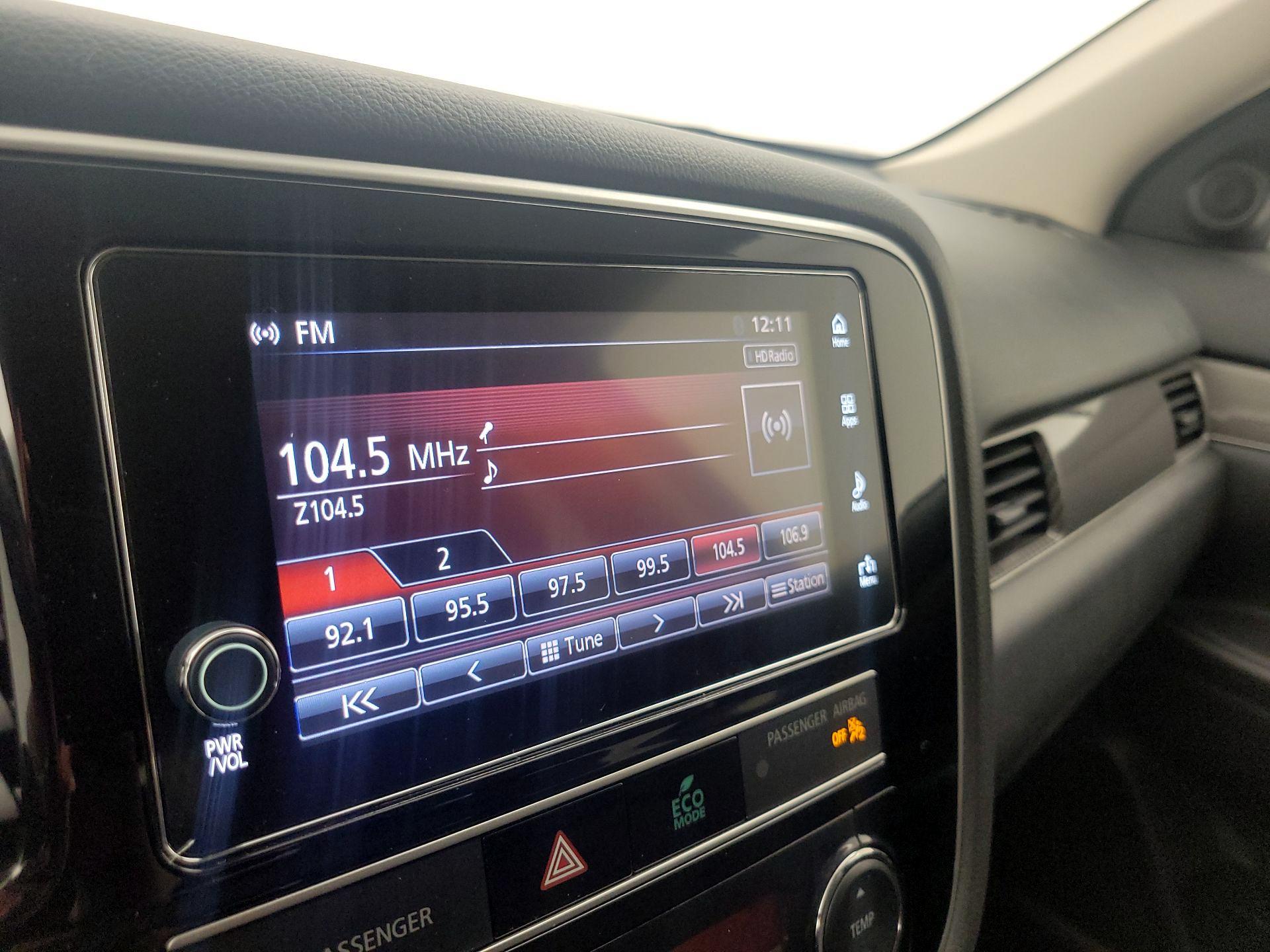 Thumbnail: 2019 Mitsubishi Outlander - 15