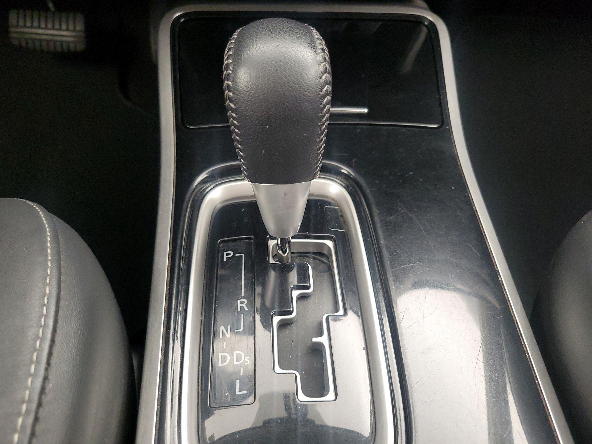 Thumbnail: 2019 Mitsubishi Outlander - 17