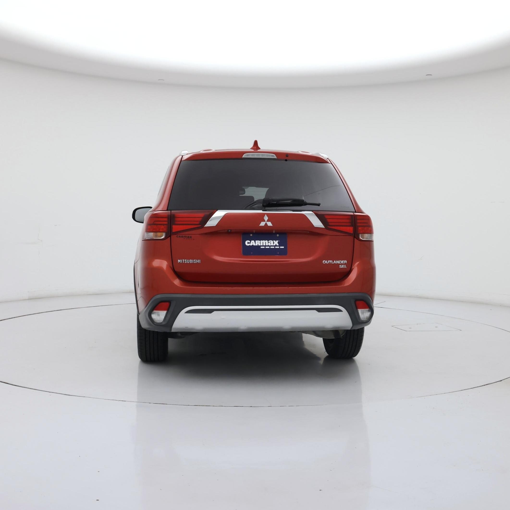 Thumbnail: 2019 Mitsubishi Outlander - 6