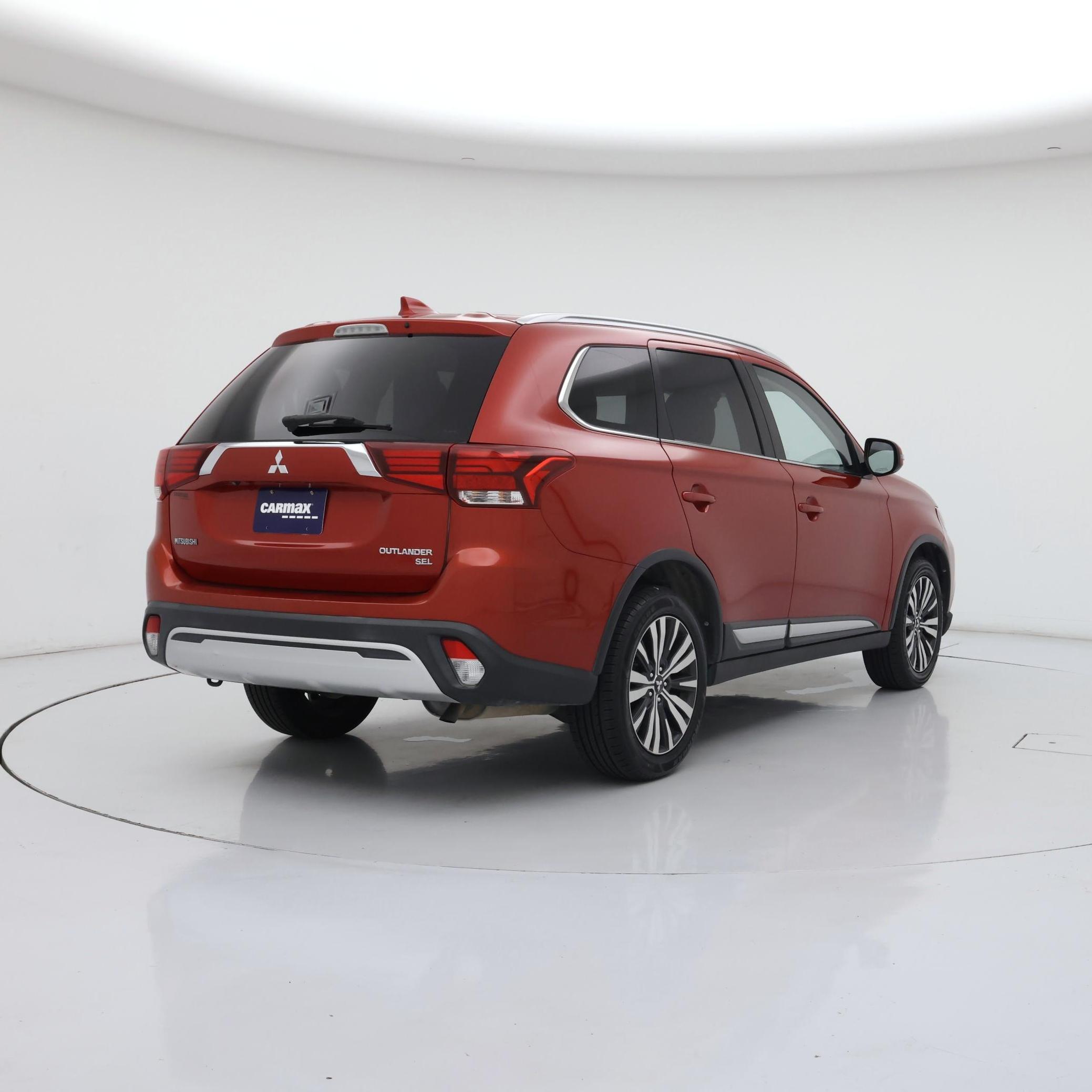 Thumbnail: 2019 Mitsubishi Outlander - 8