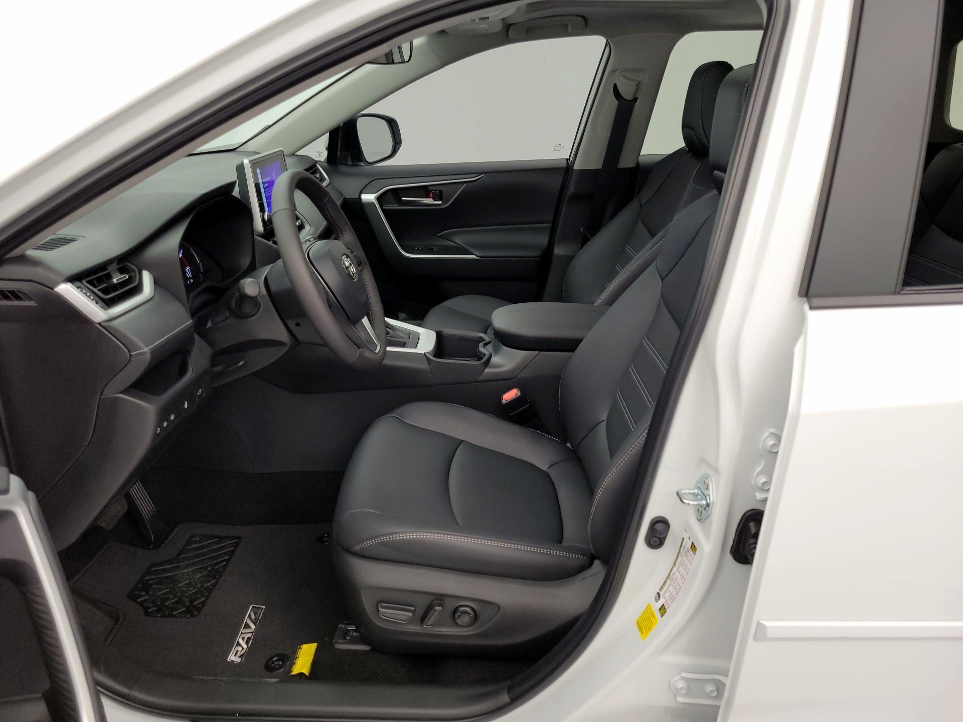 Thumbnail: 2025 Toyota RAV4 - 11