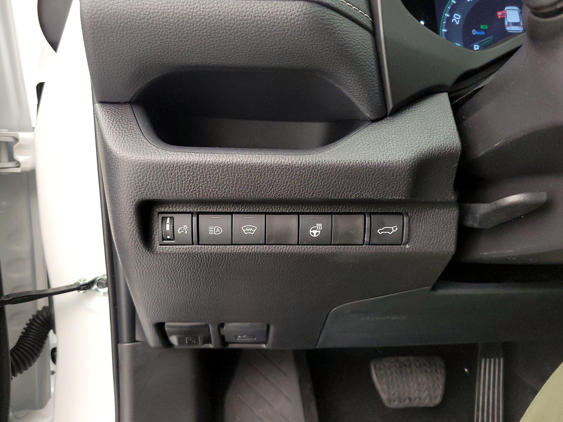 Thumbnail: 2025 Toyota RAV4 - 13