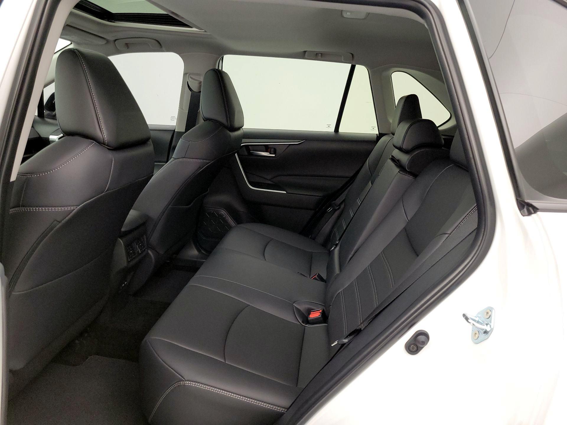 Thumbnail: 2025 Toyota RAV4 - 20