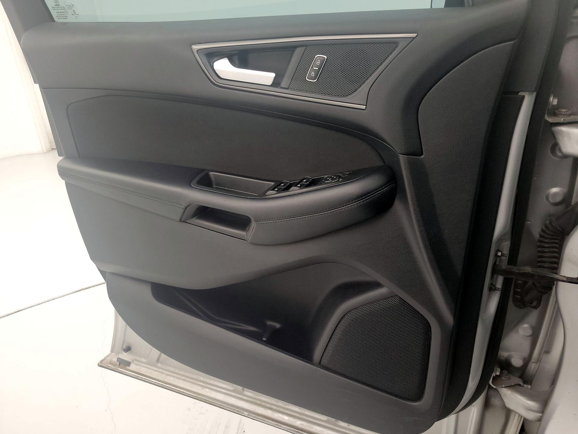 Thumbnail: 2018 Ford Edge - 12