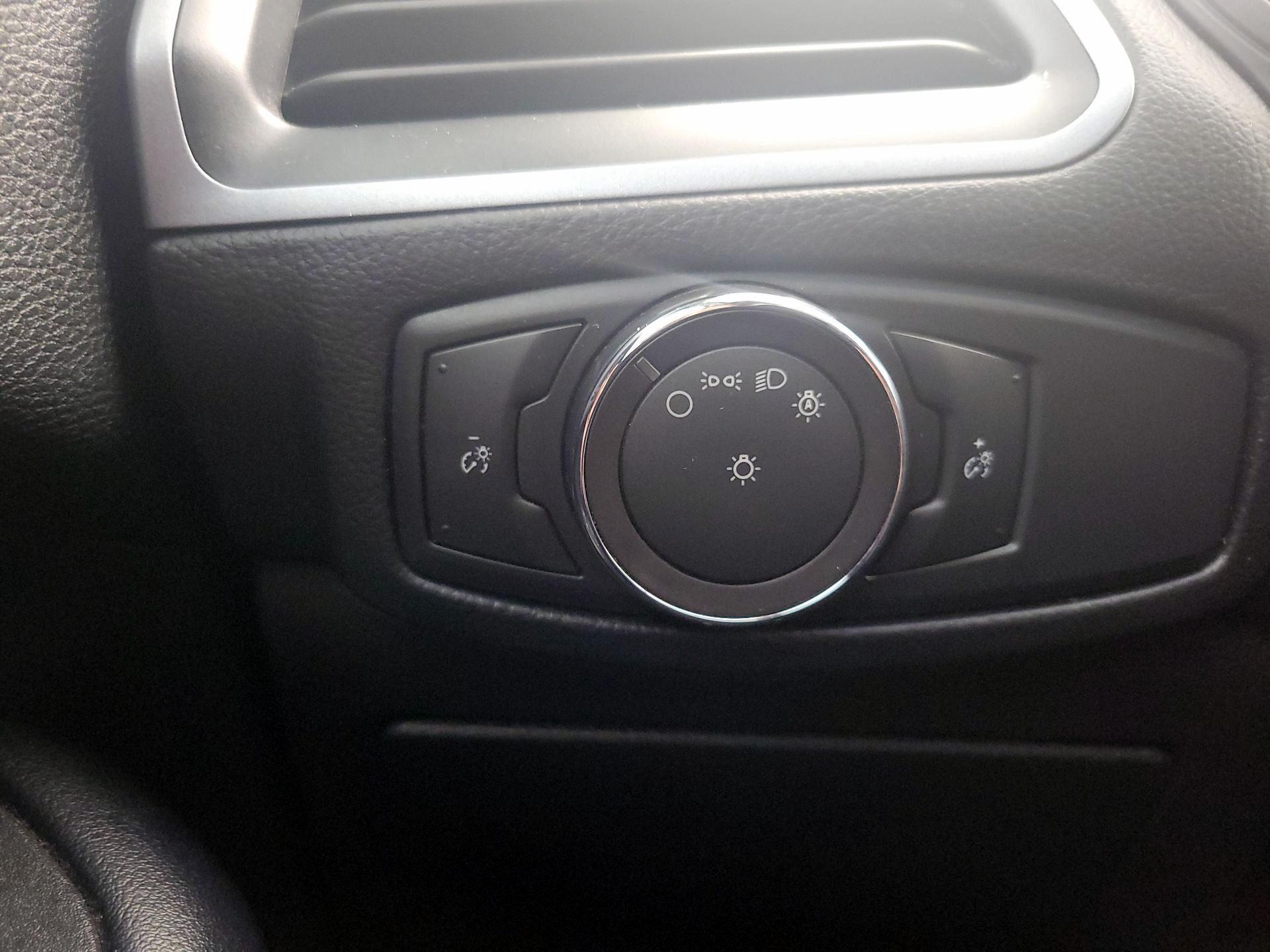 Thumbnail: 2018 Ford Edge - 13