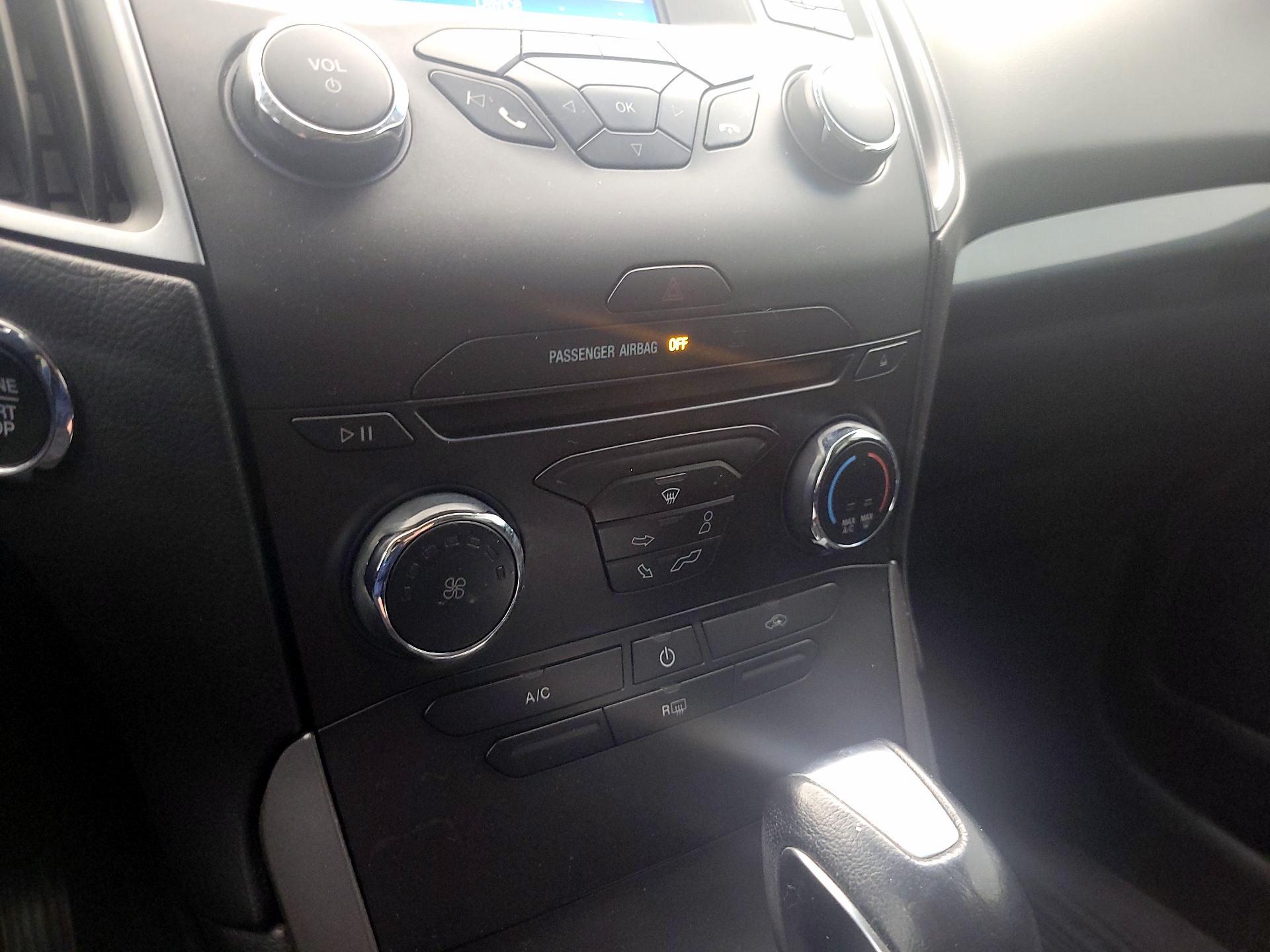 Thumbnail: 2018 Ford Edge - 16