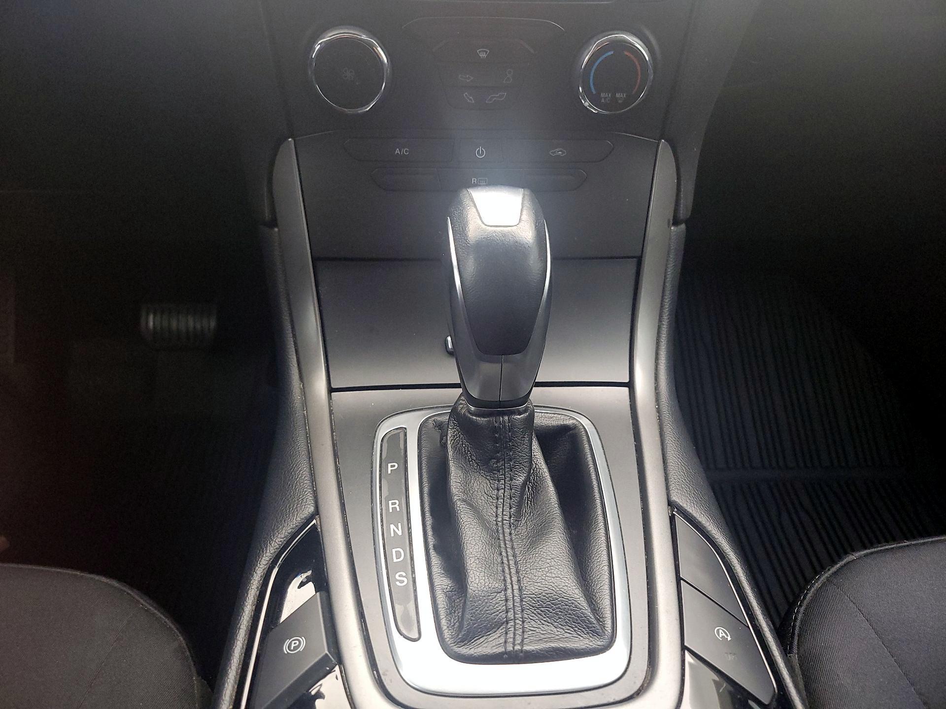 Thumbnail: 2018 Ford Edge - 17