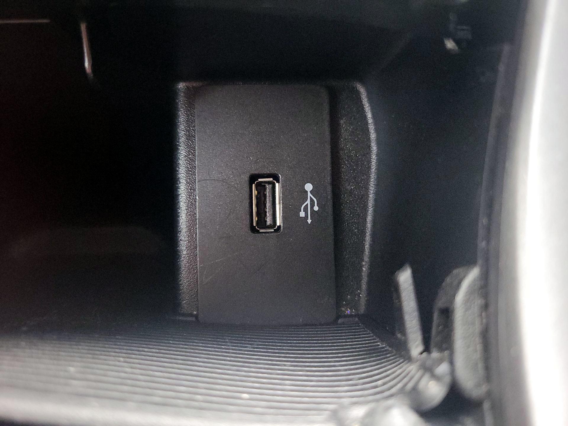 Thumbnail: 2018 Ford Edge - 18